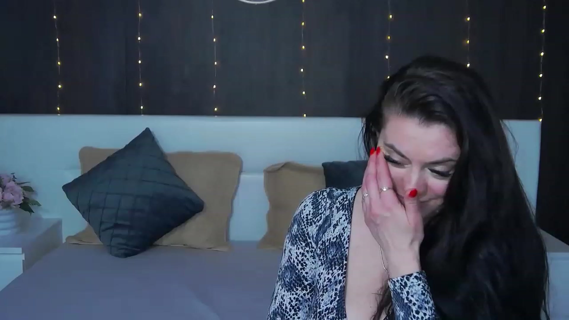 Gallery image thumbnail from ForeverChic's myfreecams stream on, 01/10/2023, 12:03 image 20 of 20