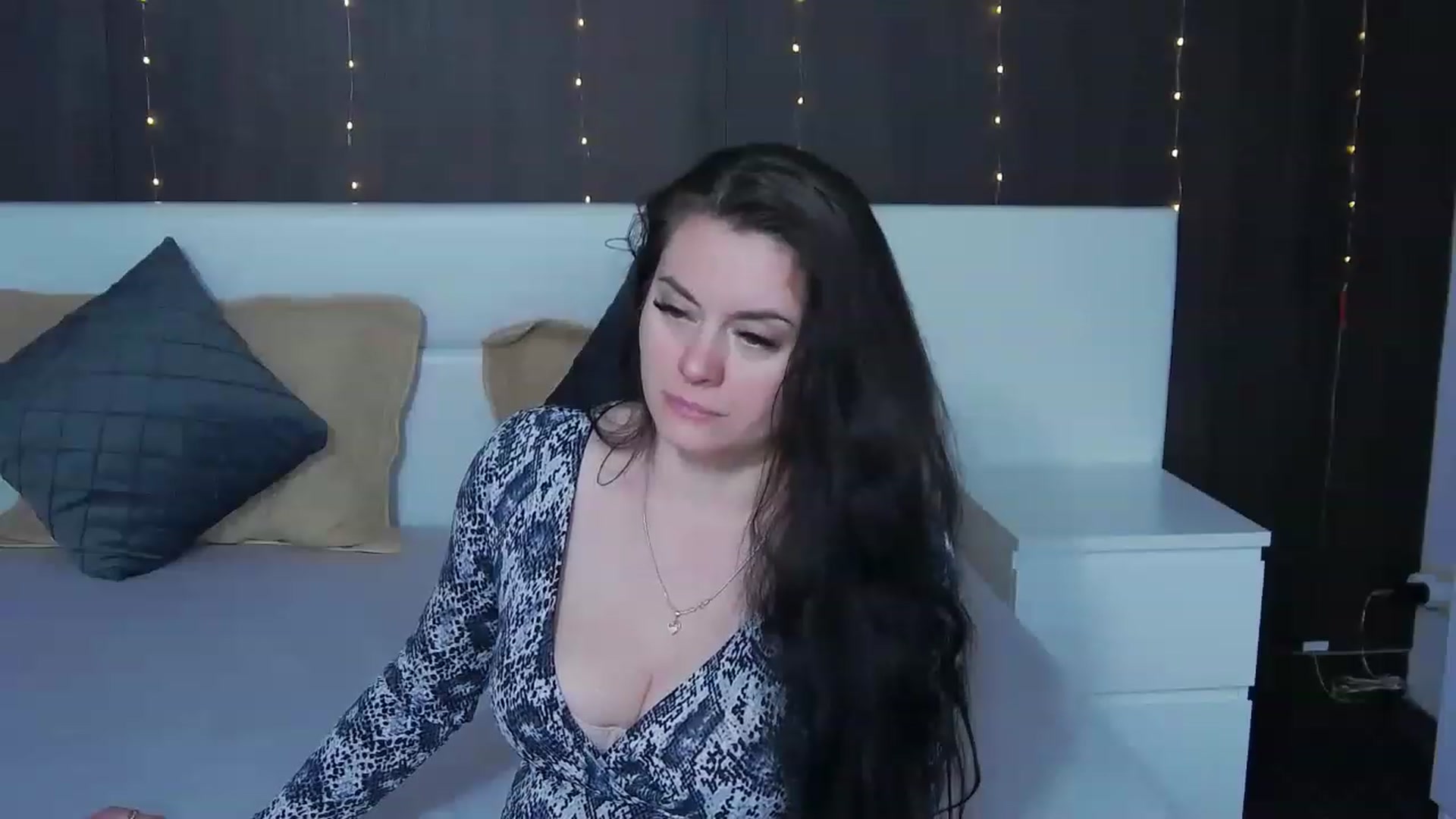 Gallery image thumbnail from ForeverChic's myfreecams stream on, 01/10/2023, 12:19 image 16 of 20