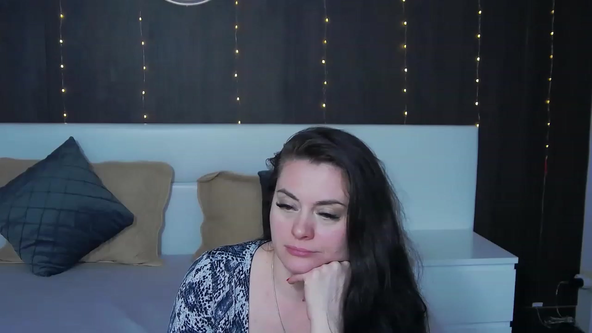 Gallery image thumbnail from ForeverChic's myfreecams stream on, 01/10/2023, 12:19 image 8 of 20