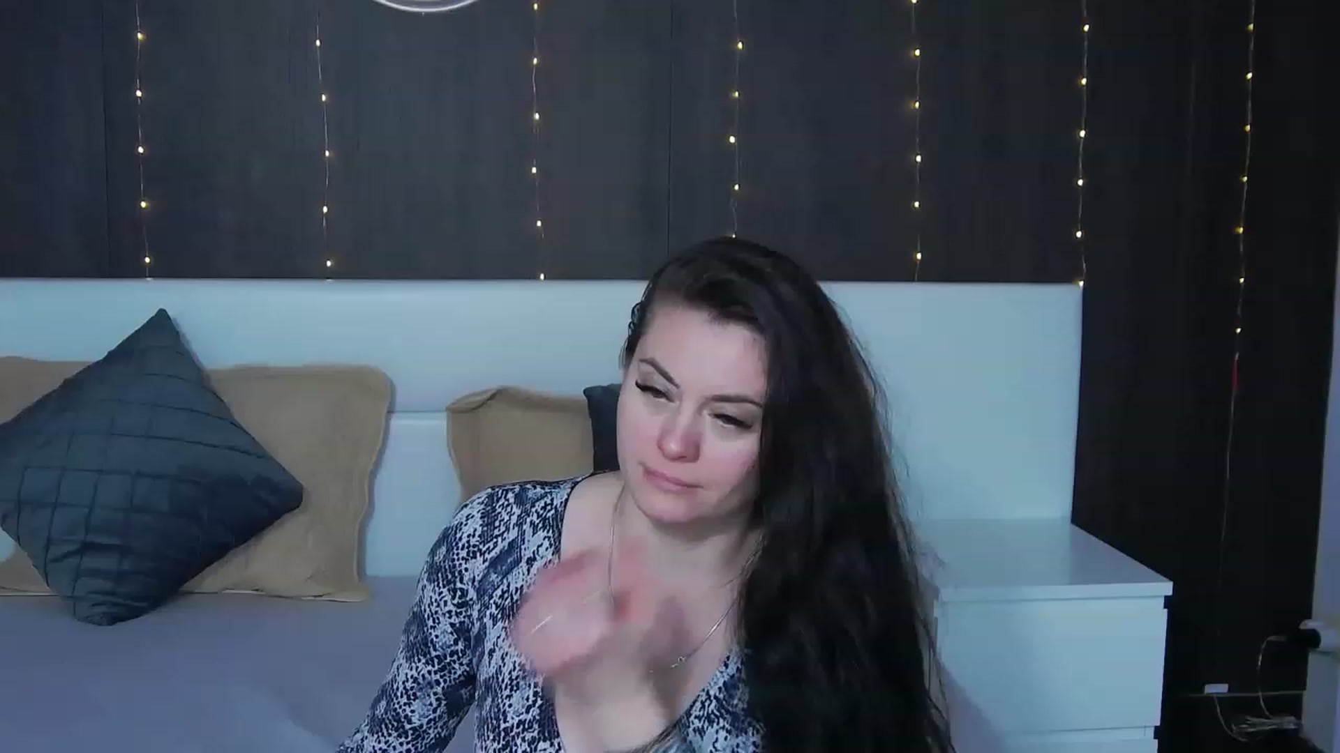 Gallery image thumbnail from ForeverChic's myfreecams stream on, 01/10/2023, 12:19 image 4 of 20