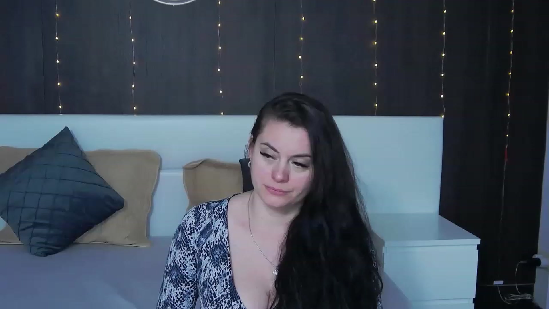 Gallery image thumbnail from ForeverChic's myfreecams stream on, 01/10/2023, 12:19 image 3 of 20