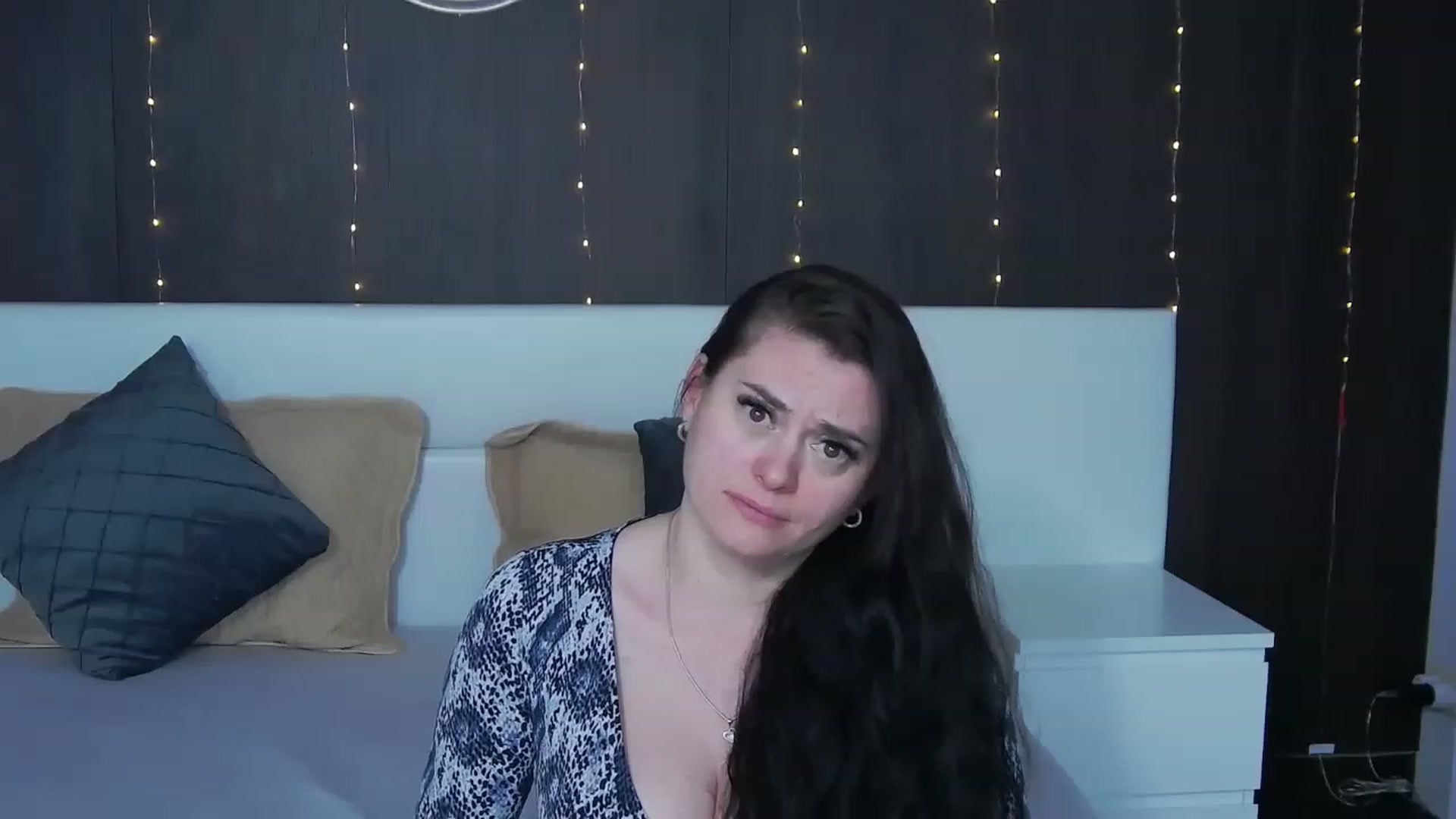 Gallery image thumbnail from ForeverChic's myfreecams stream on, 01/10/2023, 12:19 image 2 of 20