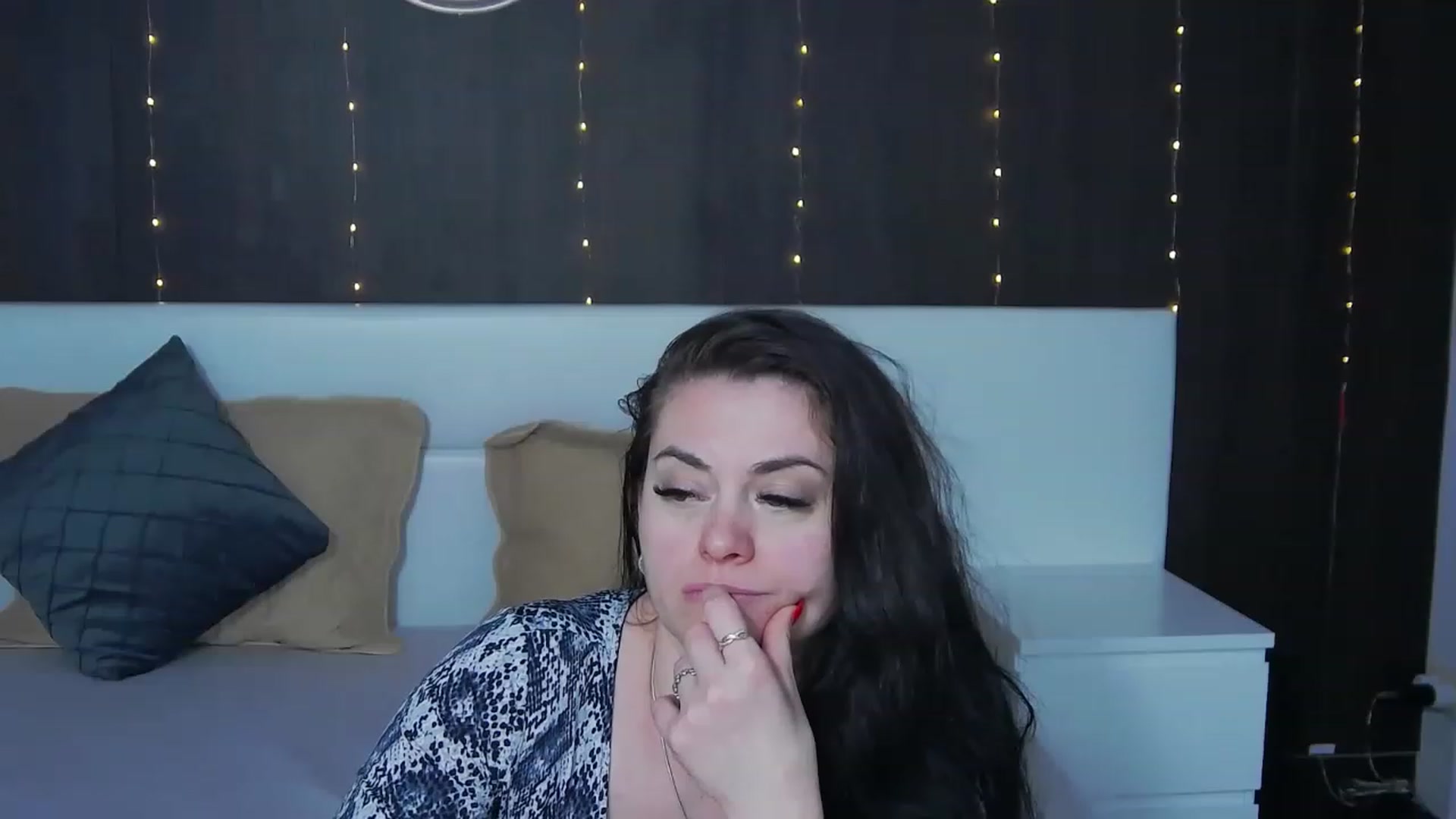 Gallery image thumbnail from ForeverChic's myfreecams stream on, 01/10/2023, 12:19 image 7 of 20