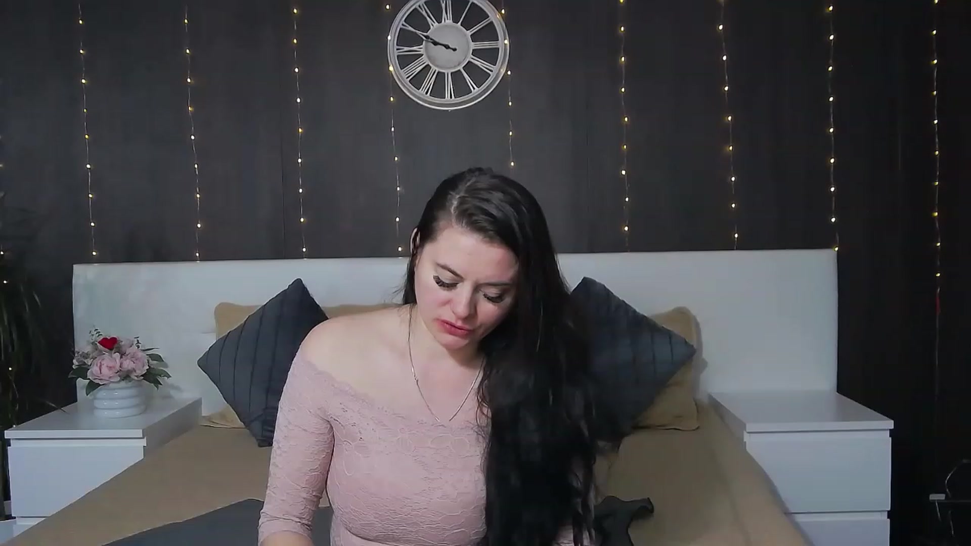 Gallery image thumbnail from ForeverChic's myfreecams stream on, 01/13/2023, 13:21 image 16 of 20