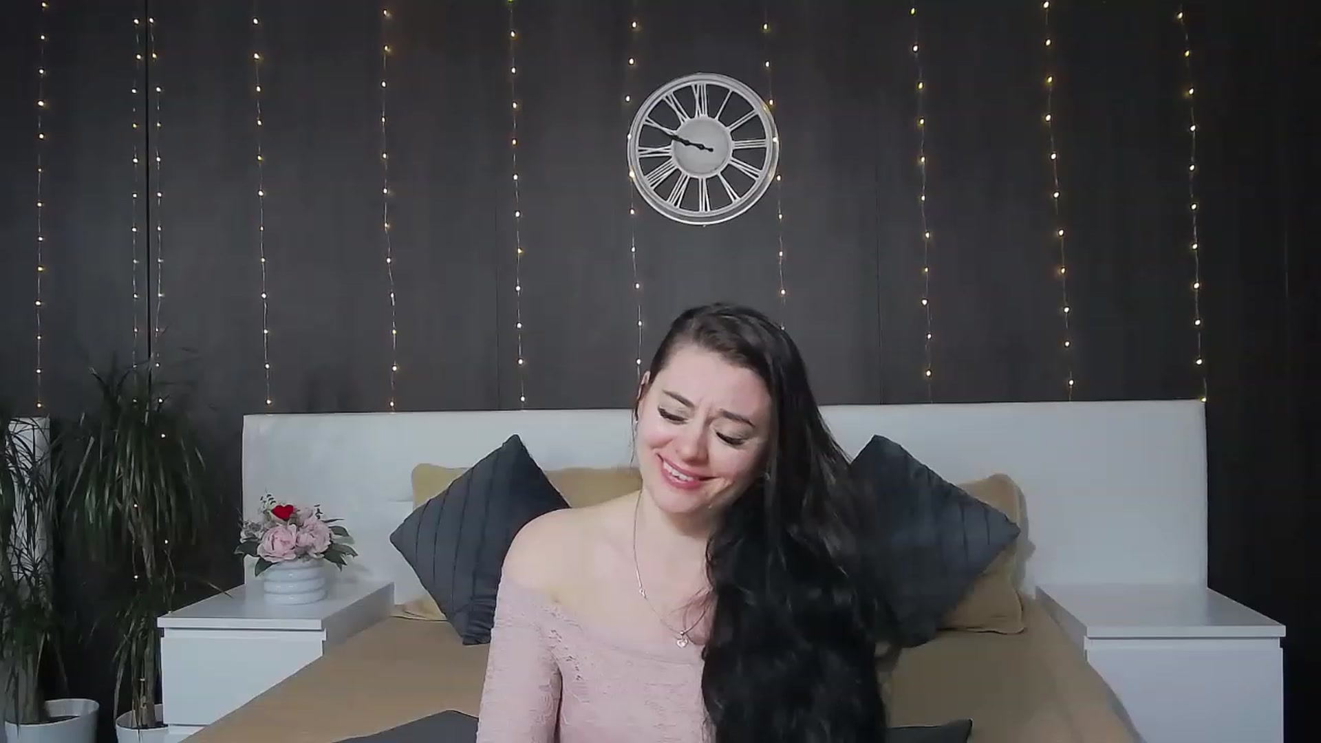 Gallery image thumbnail from ForeverChic's myfreecams stream on, 01/13/2023, 13:21 image 4 of 20