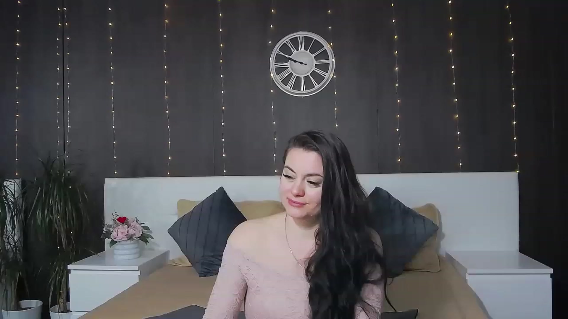 Gallery image thumbnail from ForeverChic's myfreecams stream on, 01/13/2023, 13:21 image 8 of 20