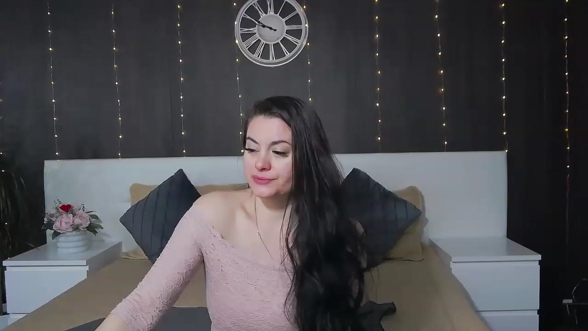 Gallery image thumbnail from ForeverChic's myfreecams stream on, 01/13/2023, 13:21 image 18 of 20