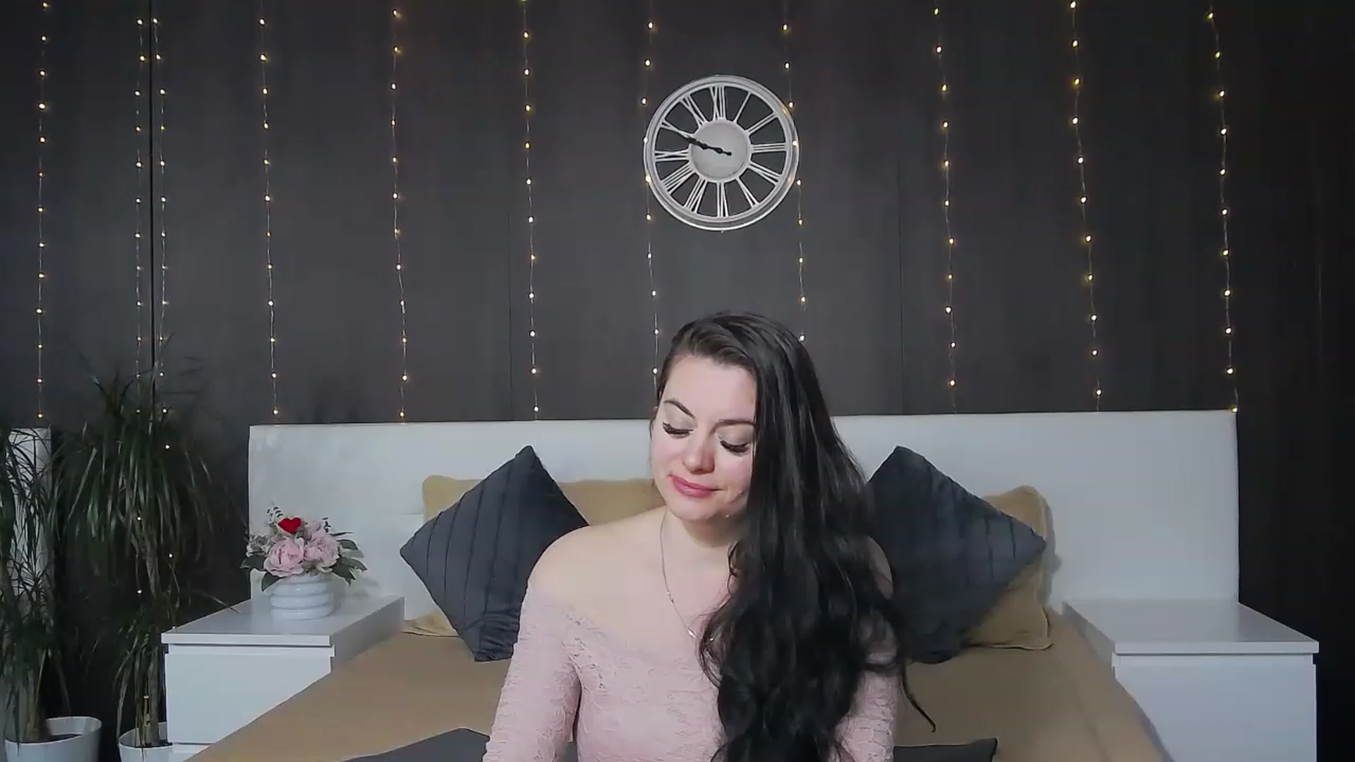 Gallery image thumbnail from ForeverChic's myfreecams stream on, 01/13/2023, 13:21 image 6 of 20