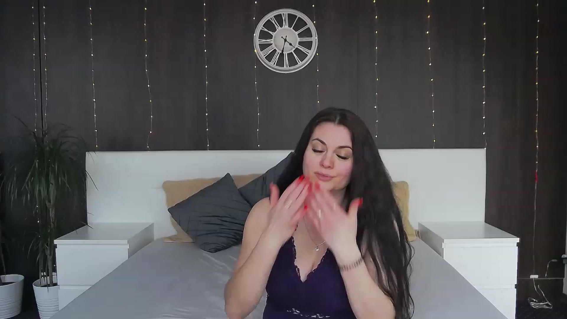 Gallery image thumbnail from ForeverChic's myfreecams stream on, 01/19/2023, 12:50 image 12 of 20