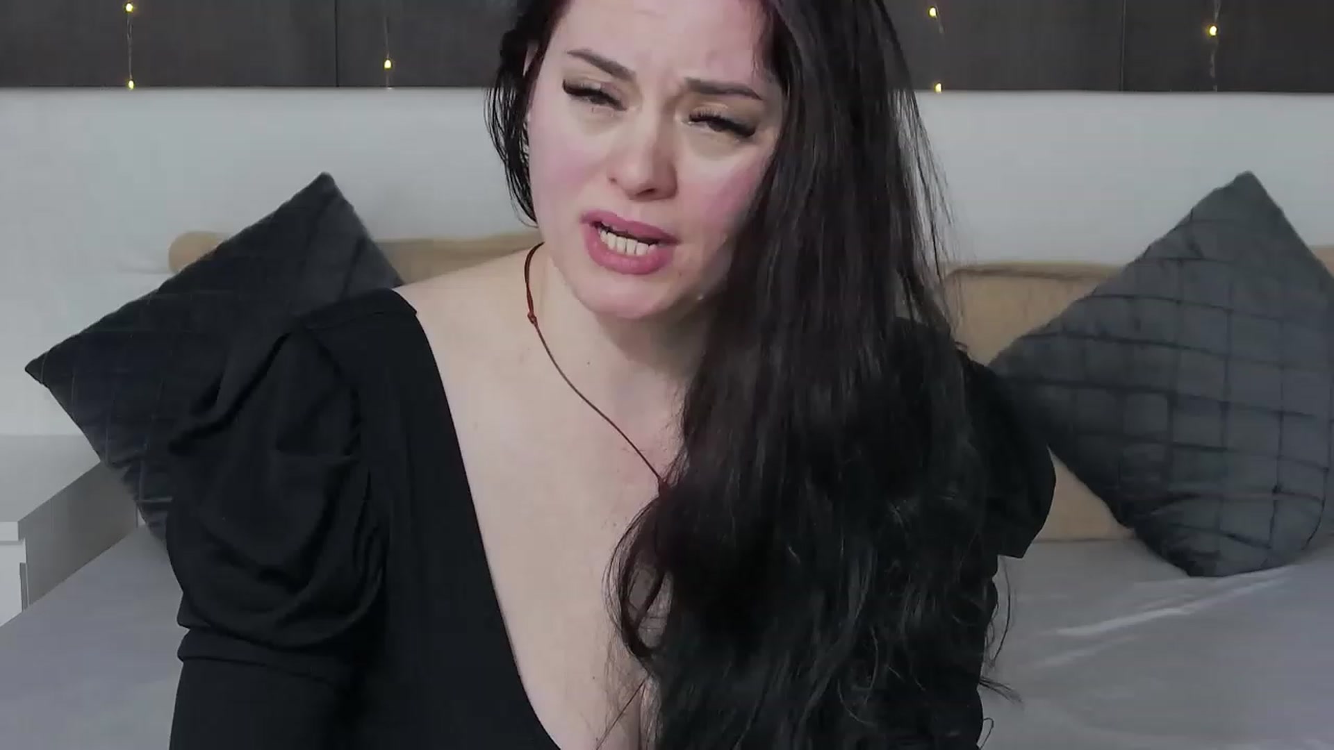 Gallery image thumbnail from ForeverChic's myfreecams stream on, 02/08/2023, 07:32 image 3 of 20
