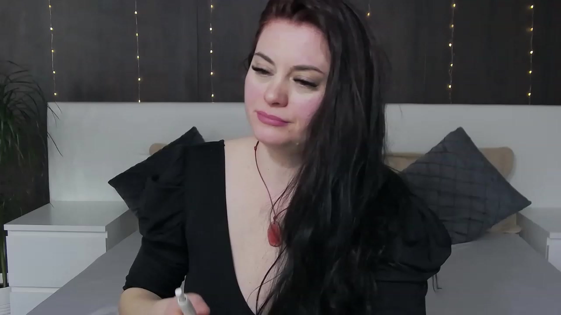 Gallery image thumbnail from ForeverChic's myfreecams stream on, 02/08/2023, 07:32 image 11 of 20