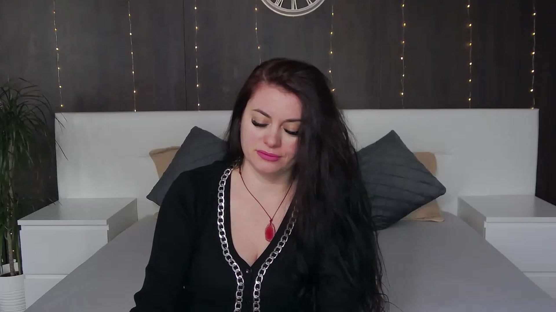 Gallery image thumbnail from ForeverChic's myfreecams stream on, 02/09/2023, 07:31 image 10 of 20