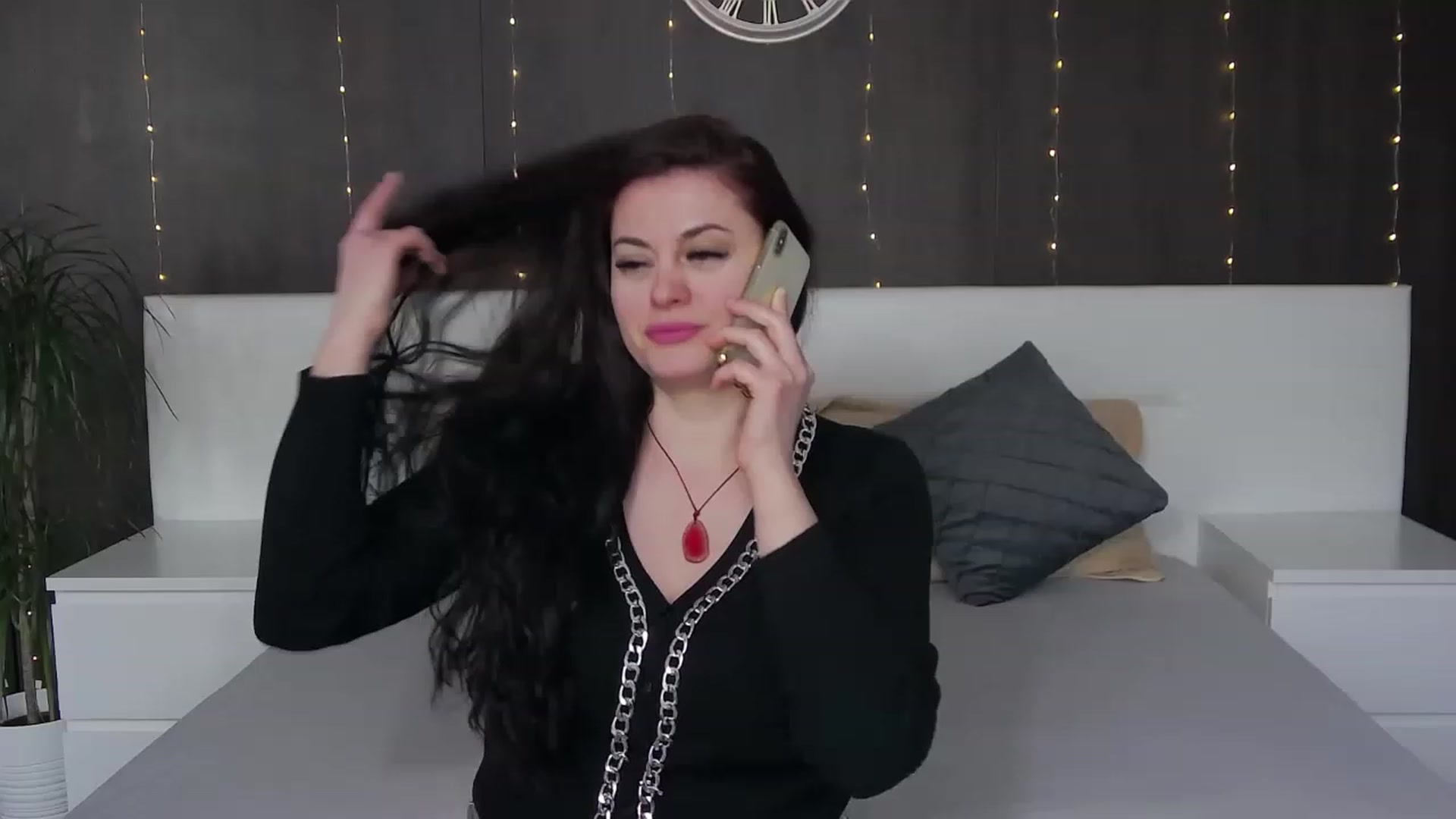 Gallery image thumbnail from ForeverChic's myfreecams stream on, 02/09/2023, 07:31 image 4 of 20