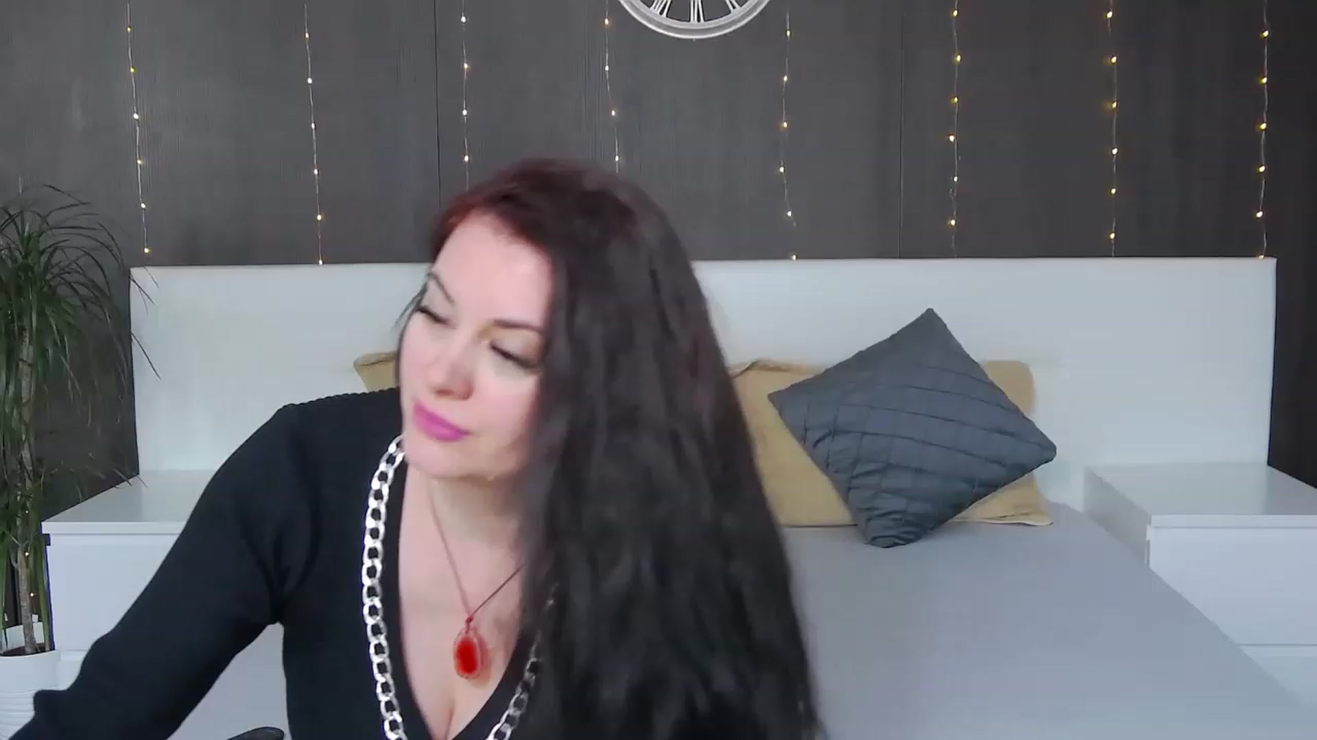 Gallery image thumbnail from ForeverChic's myfreecams stream on, 02/09/2023, 07:31 image 3 of 20