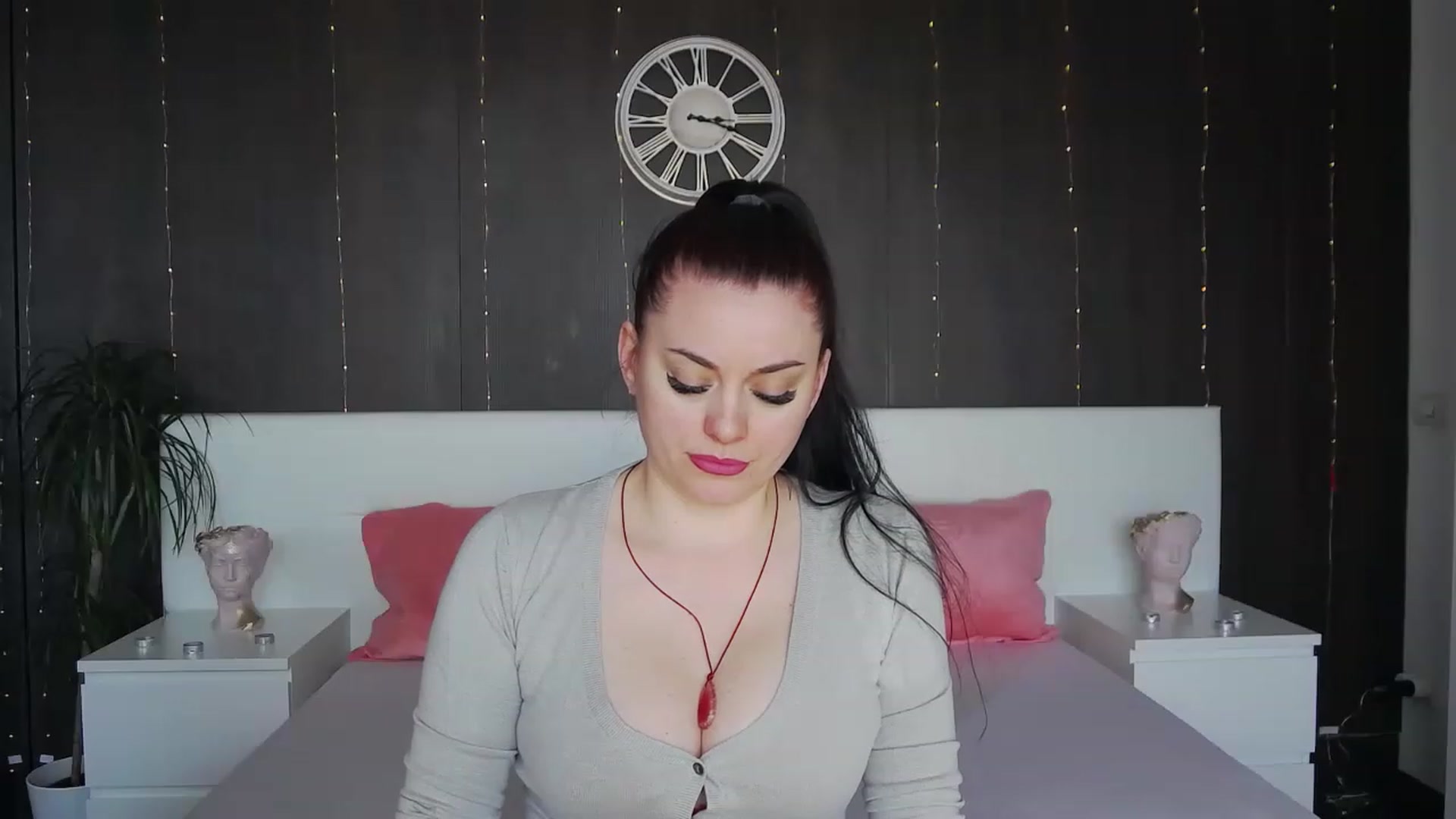 Gallery image thumbnail from ForeverChic's myfreecams stream on, 02/13/2023, 10:32 image 5 of 20