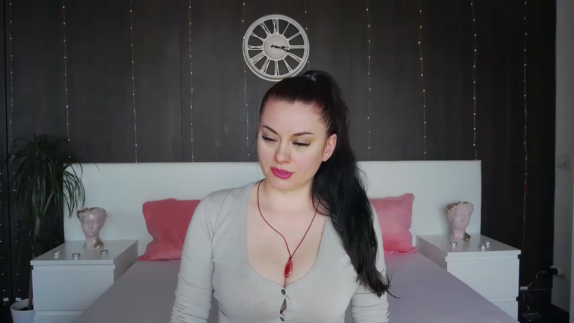 Gallery image thumbnail from ForeverChic's myfreecams stream on, 02/13/2023, 10:32 image 11 of 20