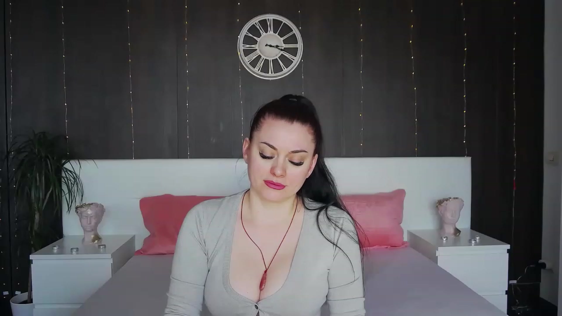 Gallery image thumbnail from ForeverChic's myfreecams stream on, 02/13/2023, 10:32 image 10 of 20