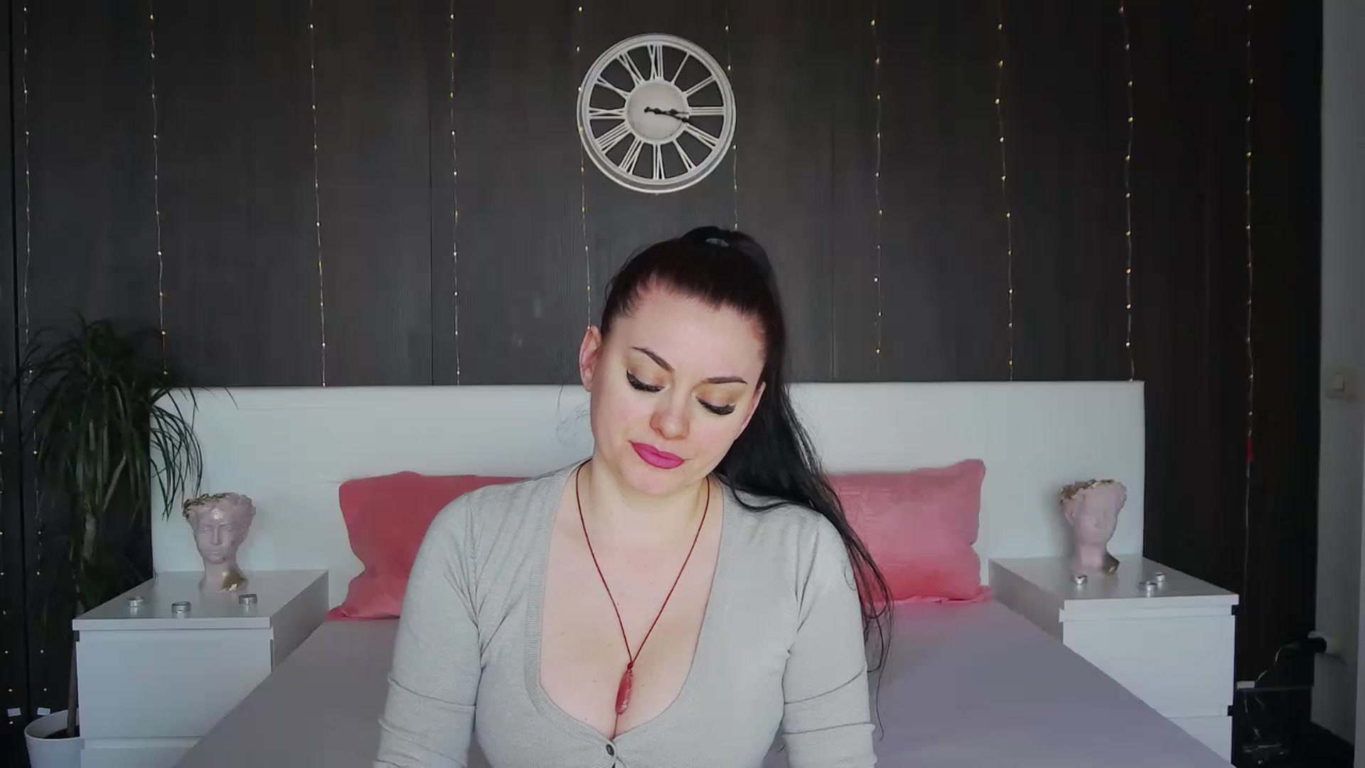 Gallery image thumbnail from ForeverChic's myfreecams stream on, 02/13/2023, 10:32 image 1 of 20