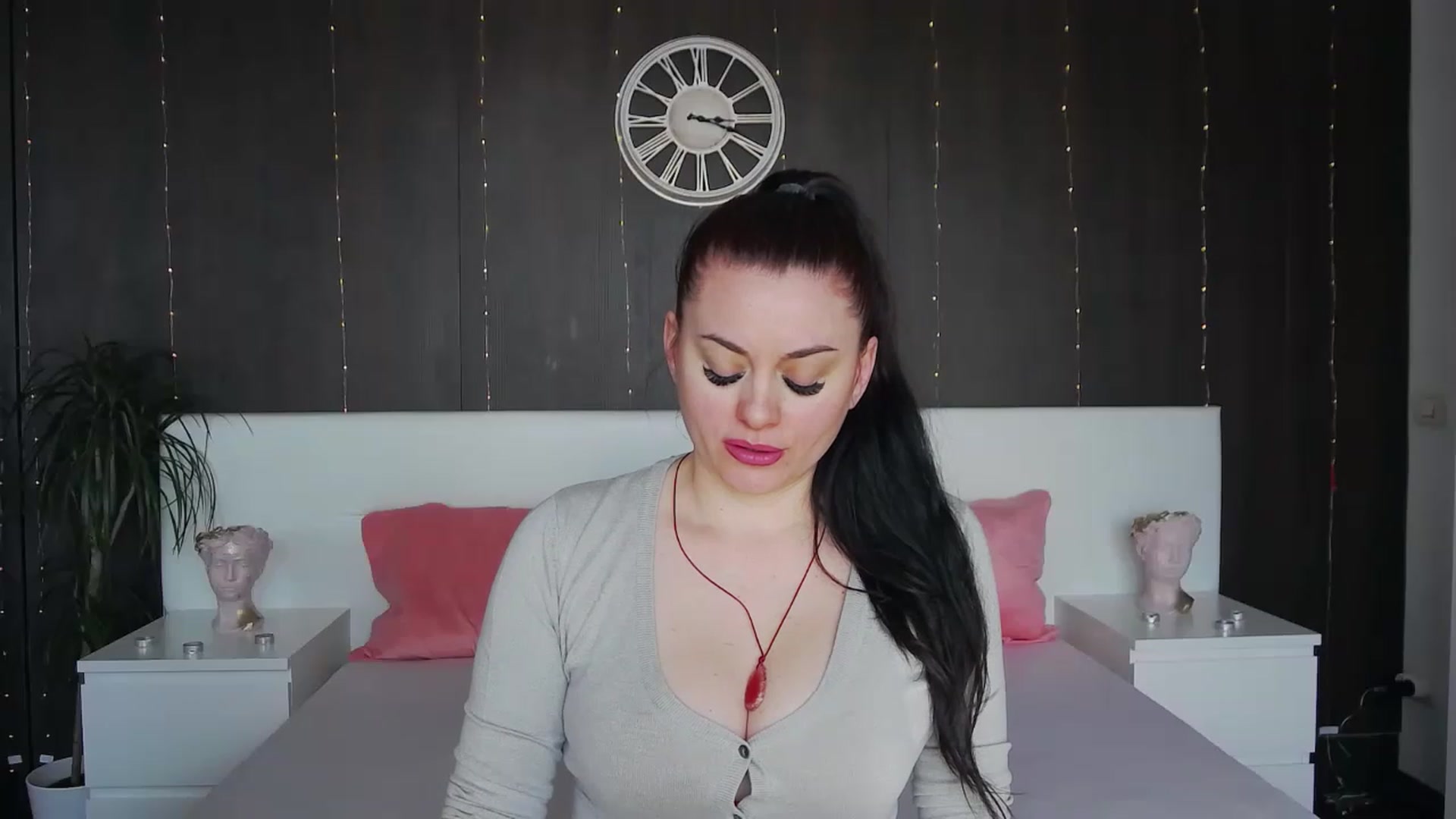 Gallery image thumbnail from ForeverChic's myfreecams stream on, 02/13/2023, 10:32 image 13 of 20