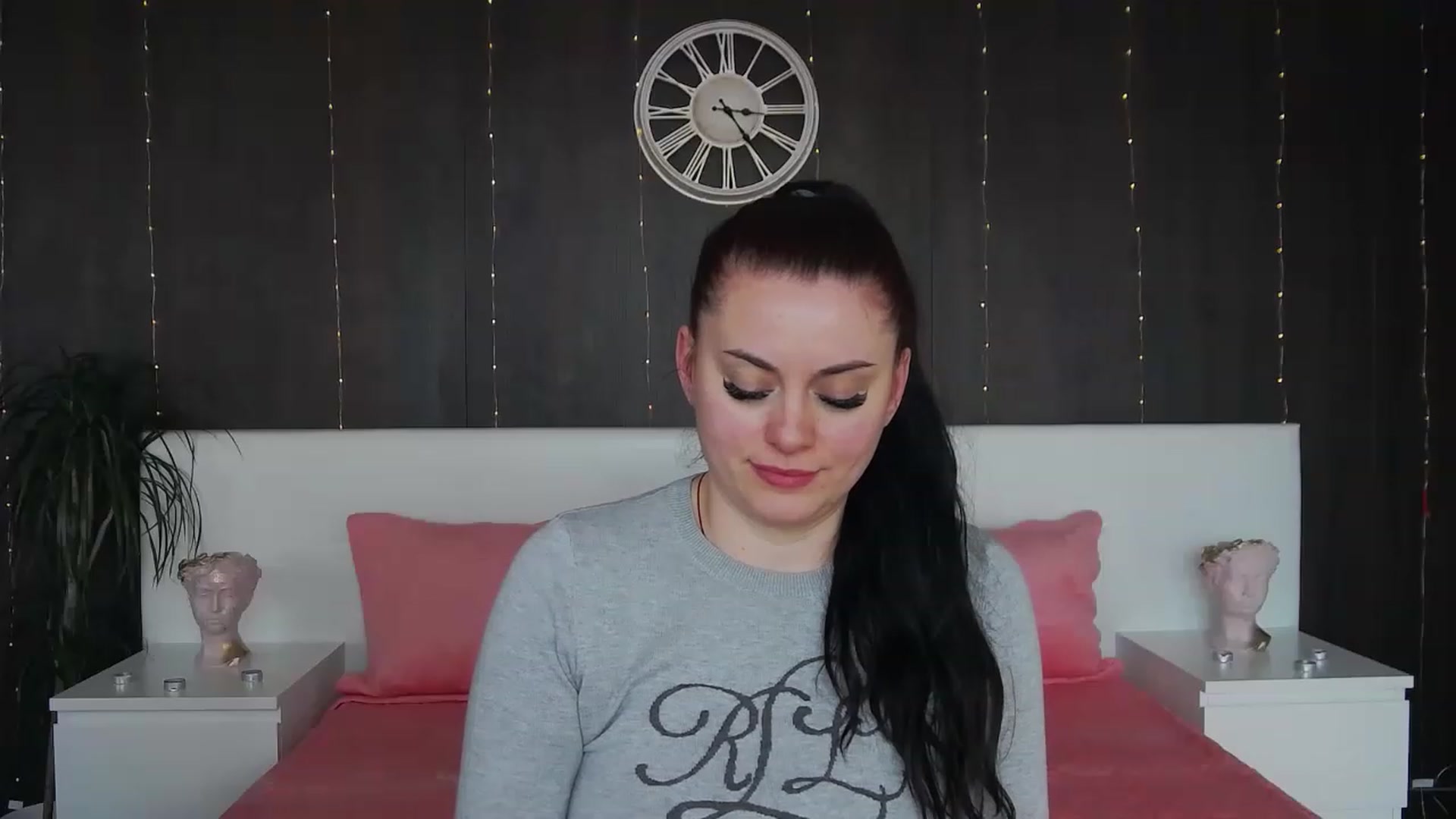 Gallery image thumbnail from ForeverChic's myfreecams stream on, 02/13/2023, 13:09 image 4 of 20