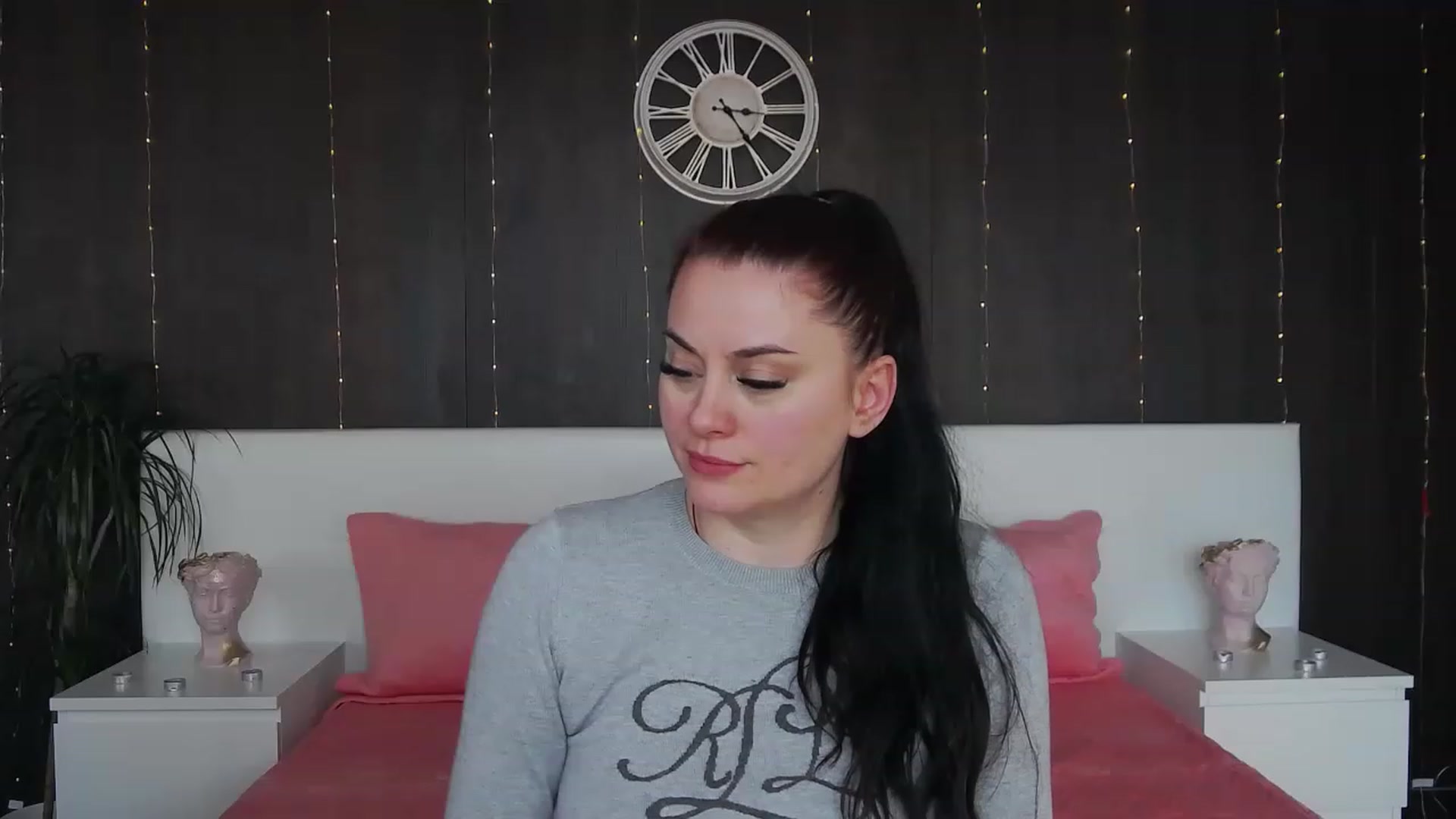 Gallery image thumbnail from ForeverChic's myfreecams stream on, 02/13/2023, 13:09 image 13 of 20