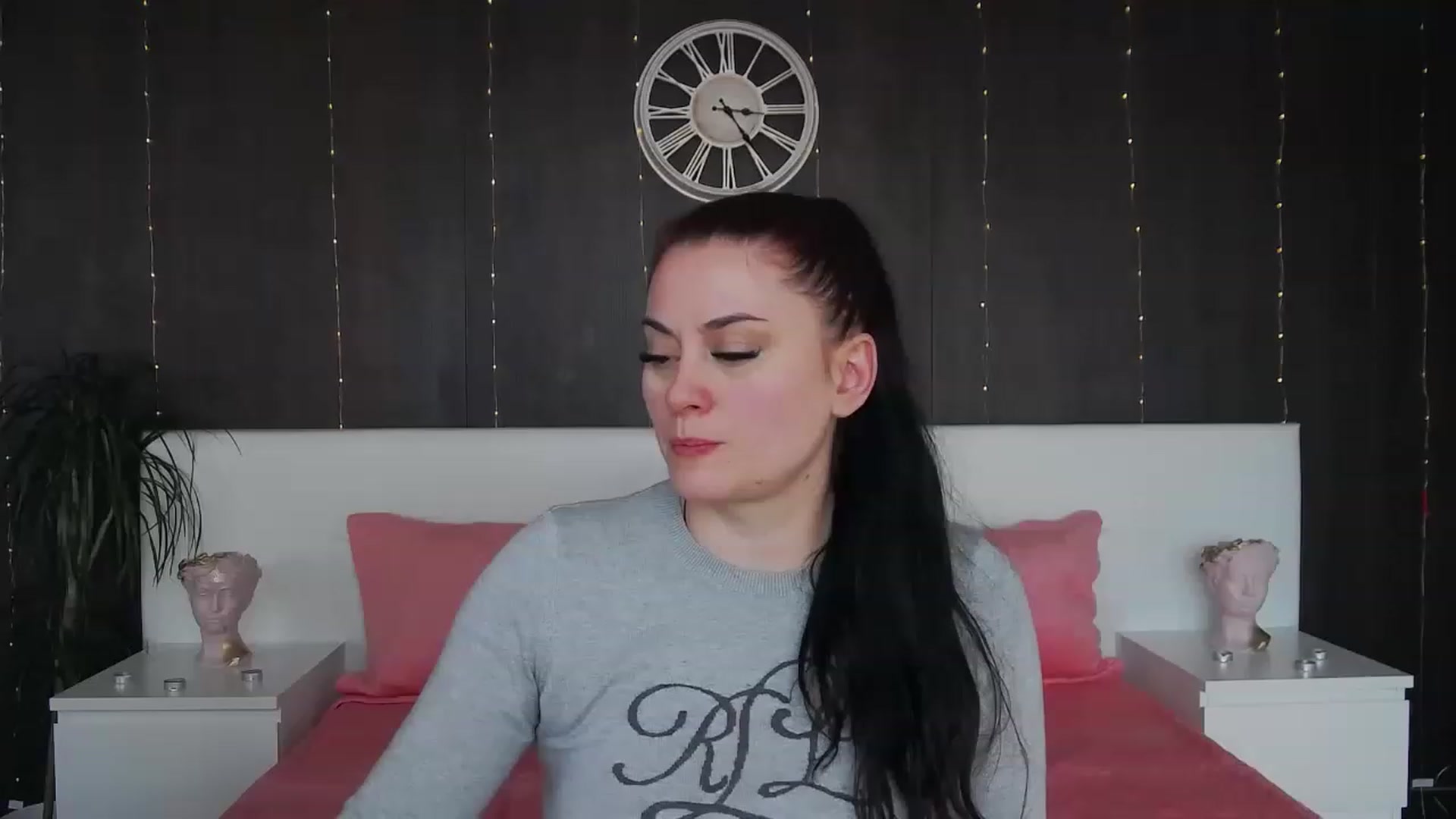 Gallery image thumbnail from ForeverChic's myfreecams stream on, 02/13/2023, 13:09 image 12 of 20