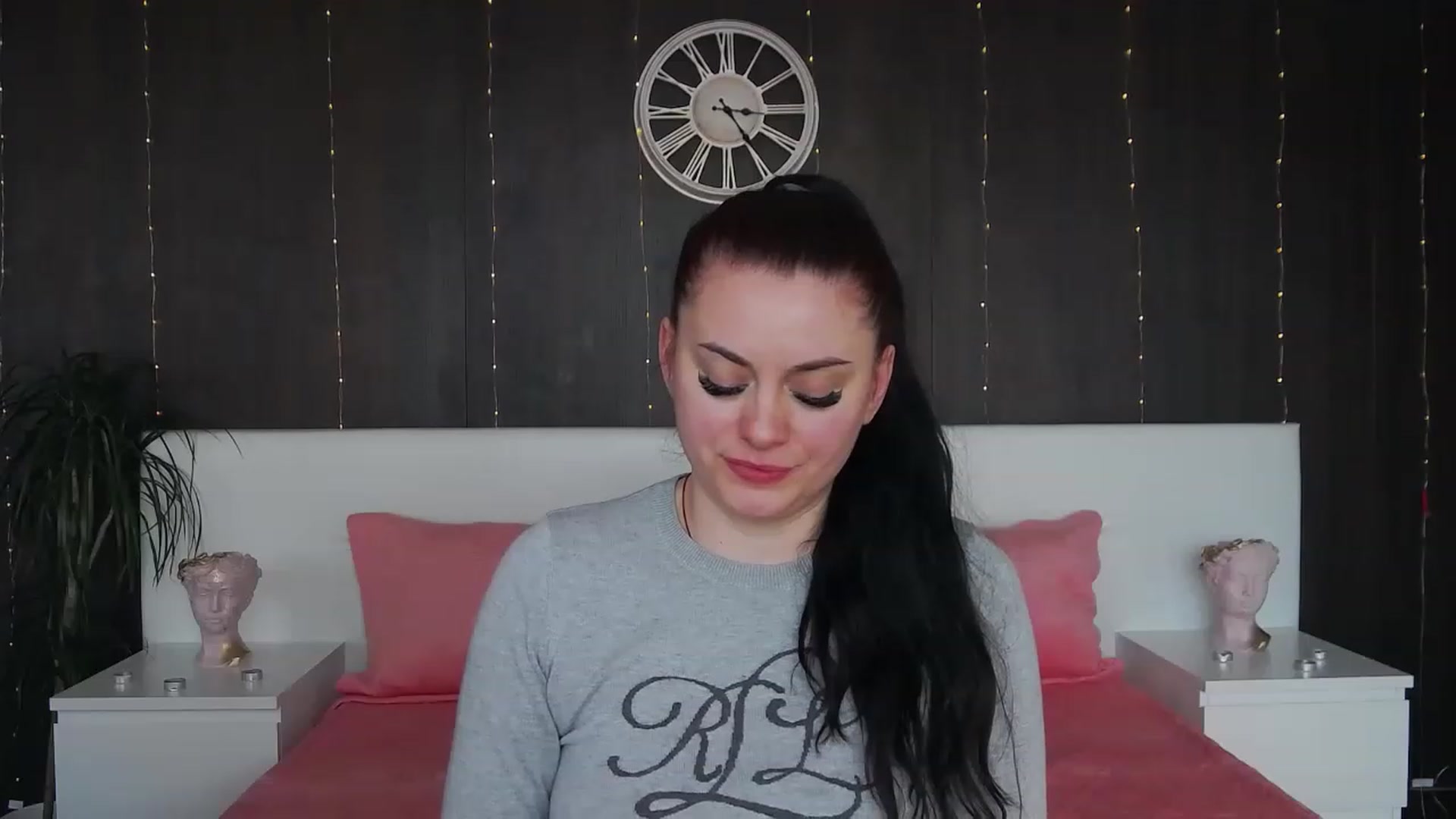 Gallery image thumbnail from ForeverChic's myfreecams stream on, 02/13/2023, 13:09 image 15 of 20