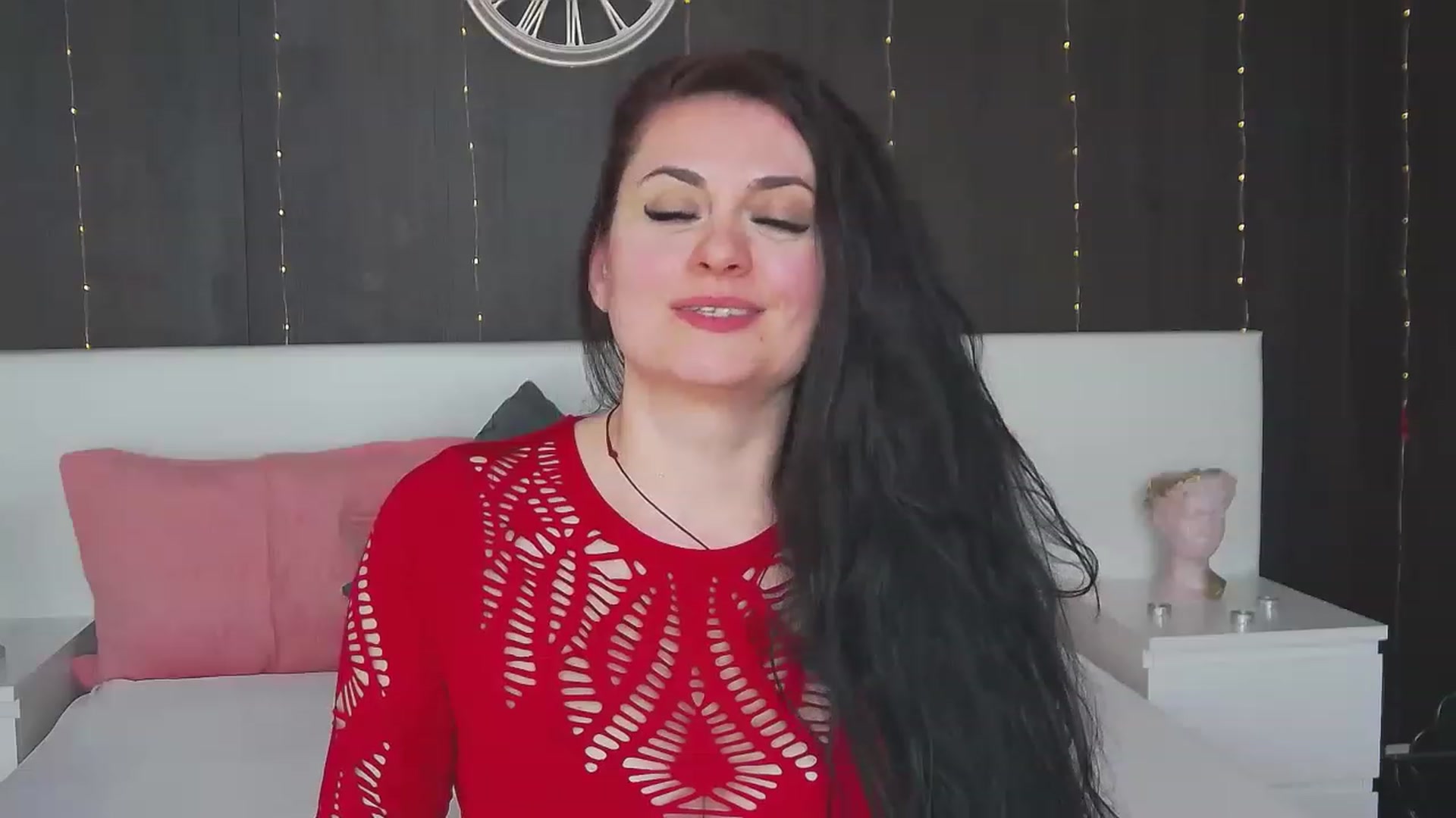 Gallery image thumbnail from ForeverChic's myfreecams stream on, 02/14/2023, 09:18 image 8 of 20
