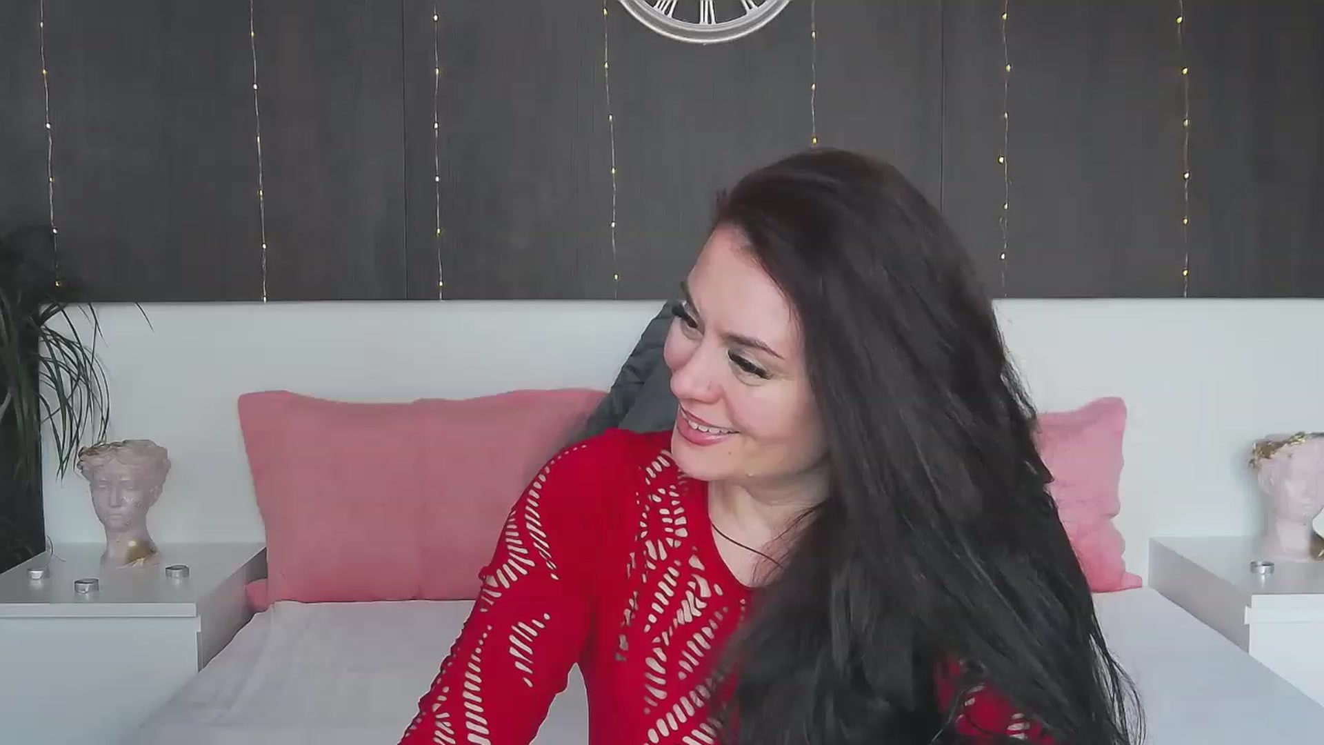 Gallery image thumbnail from ForeverChic's myfreecams stream on, 02/14/2023, 13:44 image 3 of 20