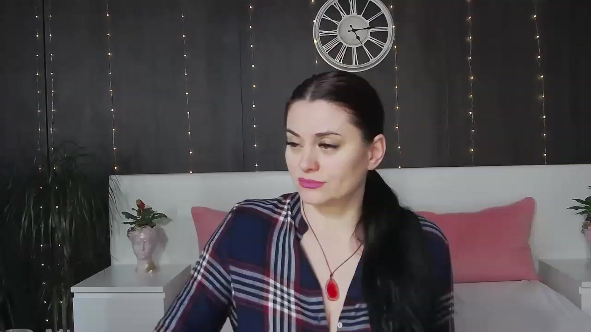 Gallery image thumbnail from ForeverChic's myfreecams stream on, 02/17/2023, 10:44 image 8 of 20