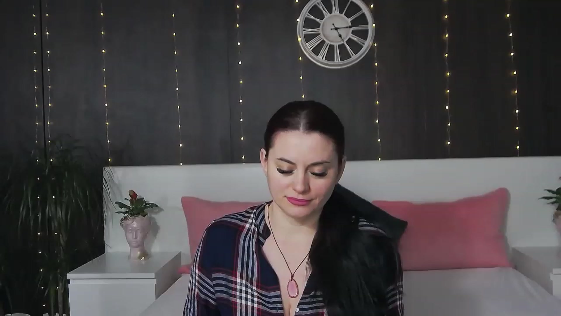 Gallery image thumbnail from ForeverChic's myfreecams stream on, 02/17/2023, 10:44 image 20 of 20