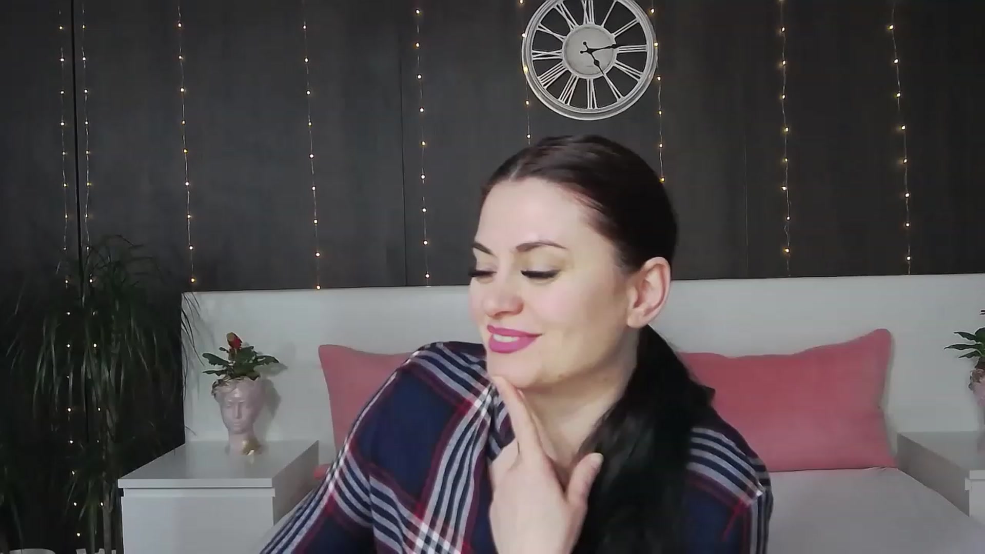 Gallery image thumbnail from ForeverChic's myfreecams stream on, 02/17/2023, 10:44 image 4 of 20