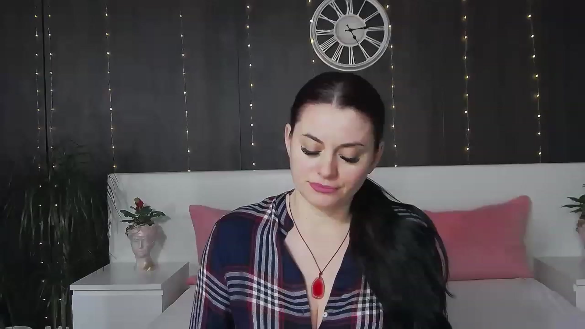 Gallery image thumbnail from ForeverChic's myfreecams stream on, 02/17/2023, 10:44 image 14 of 20
