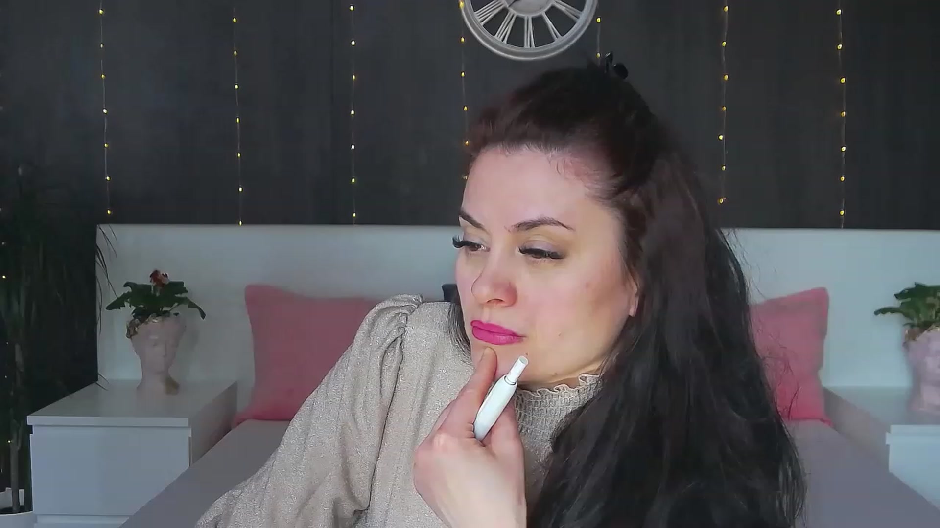 Gallery image thumbnail from ForeverChic's myfreecams stream on, 02/22/2023, 11:38 image 5 of 20