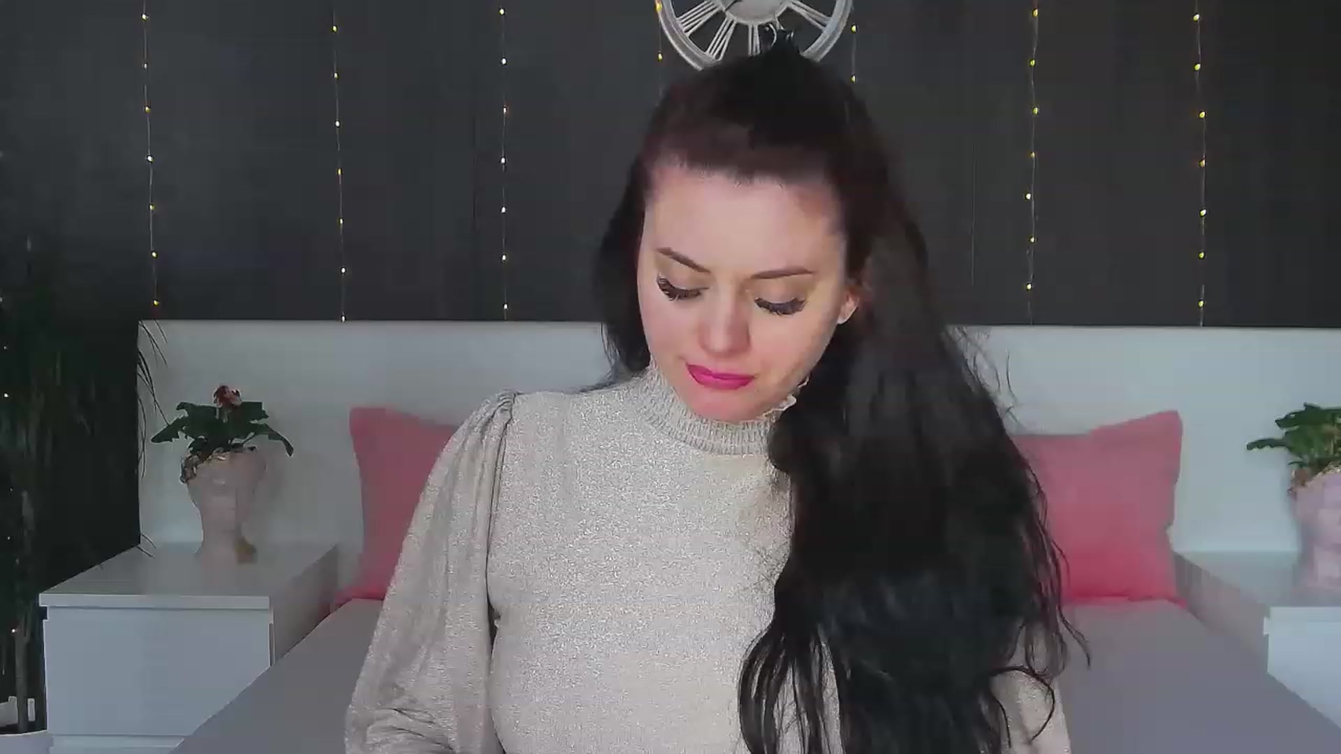 Gallery image thumbnail from ForeverChic's myfreecams stream on, 02/22/2023, 11:38 image 4 of 20