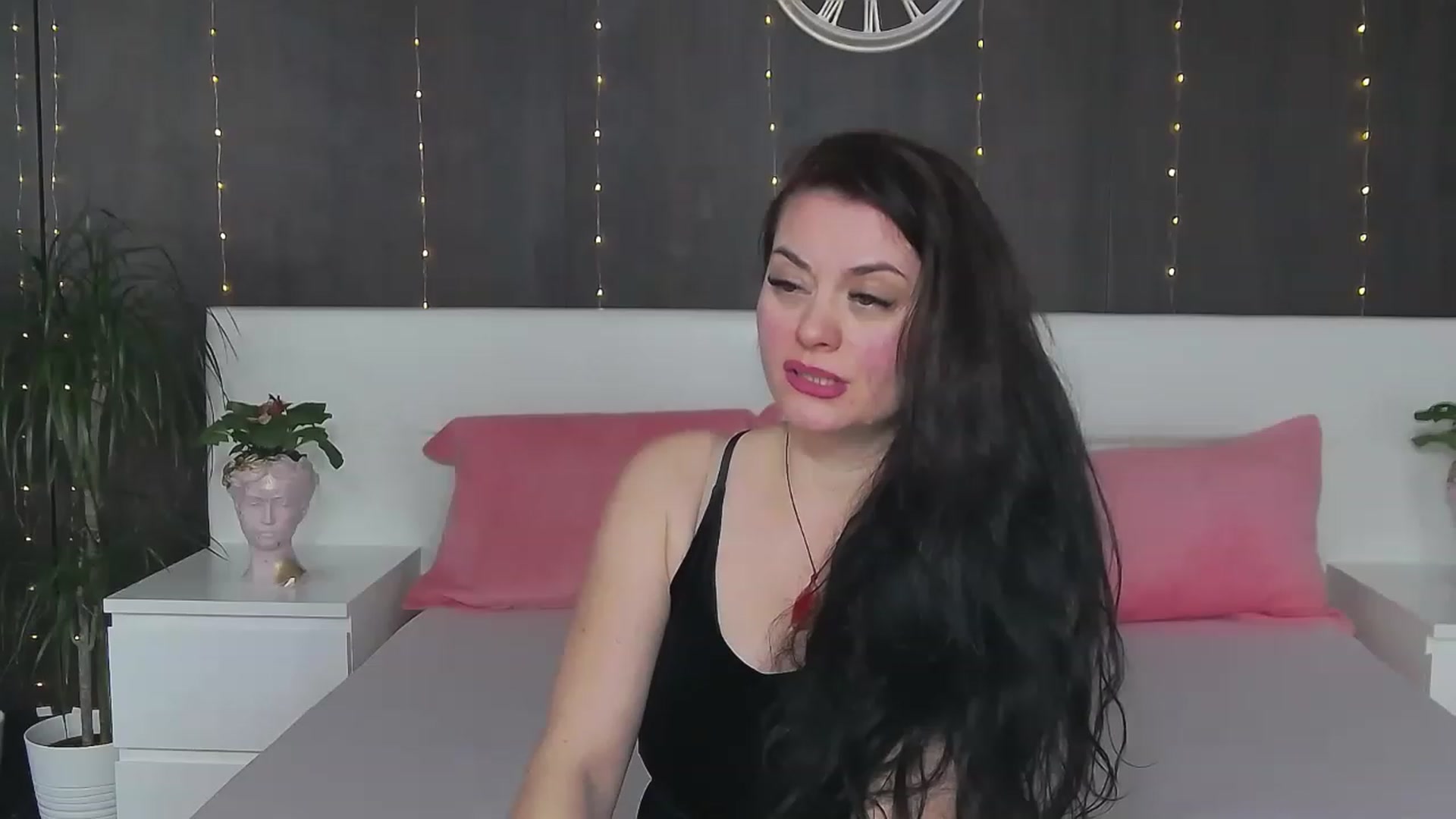 Gallery image thumbnail from ForeverChic's myfreecams stream on, 02/23/2023, 07:31 image 9 of 20