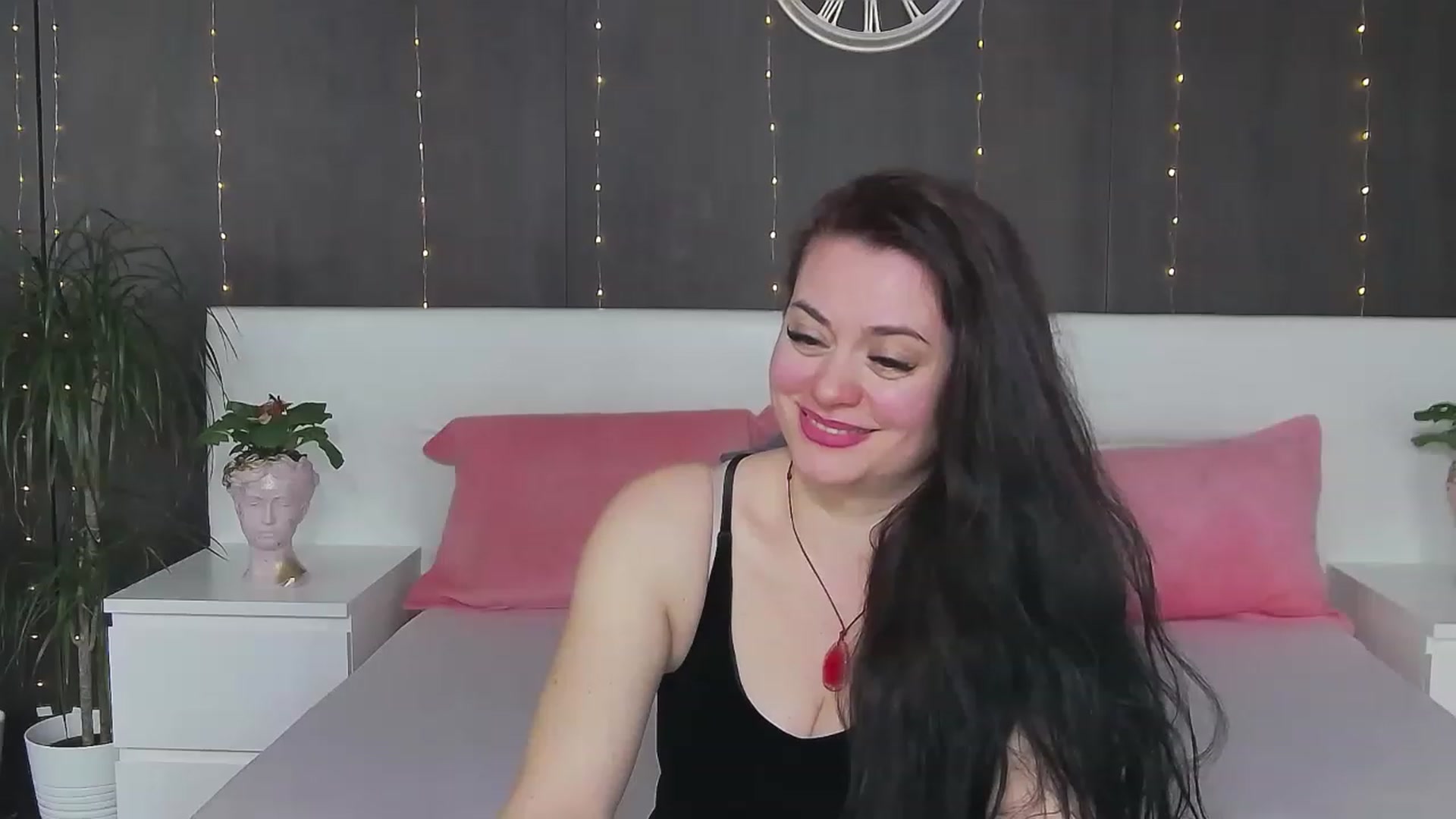 Gallery image thumbnail from ForeverChic's myfreecams stream on, 02/23/2023, 07:31 image 12 of 20