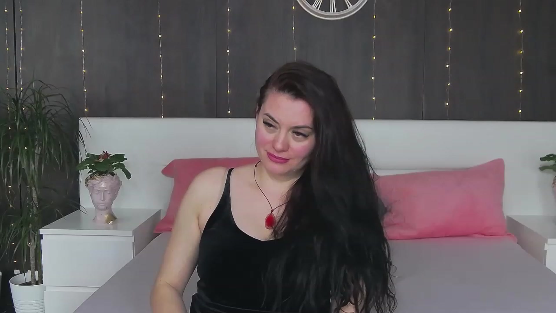 Gallery image thumbnail from ForeverChic's myfreecams stream on, 02/23/2023, 07:31 image 20 of 20