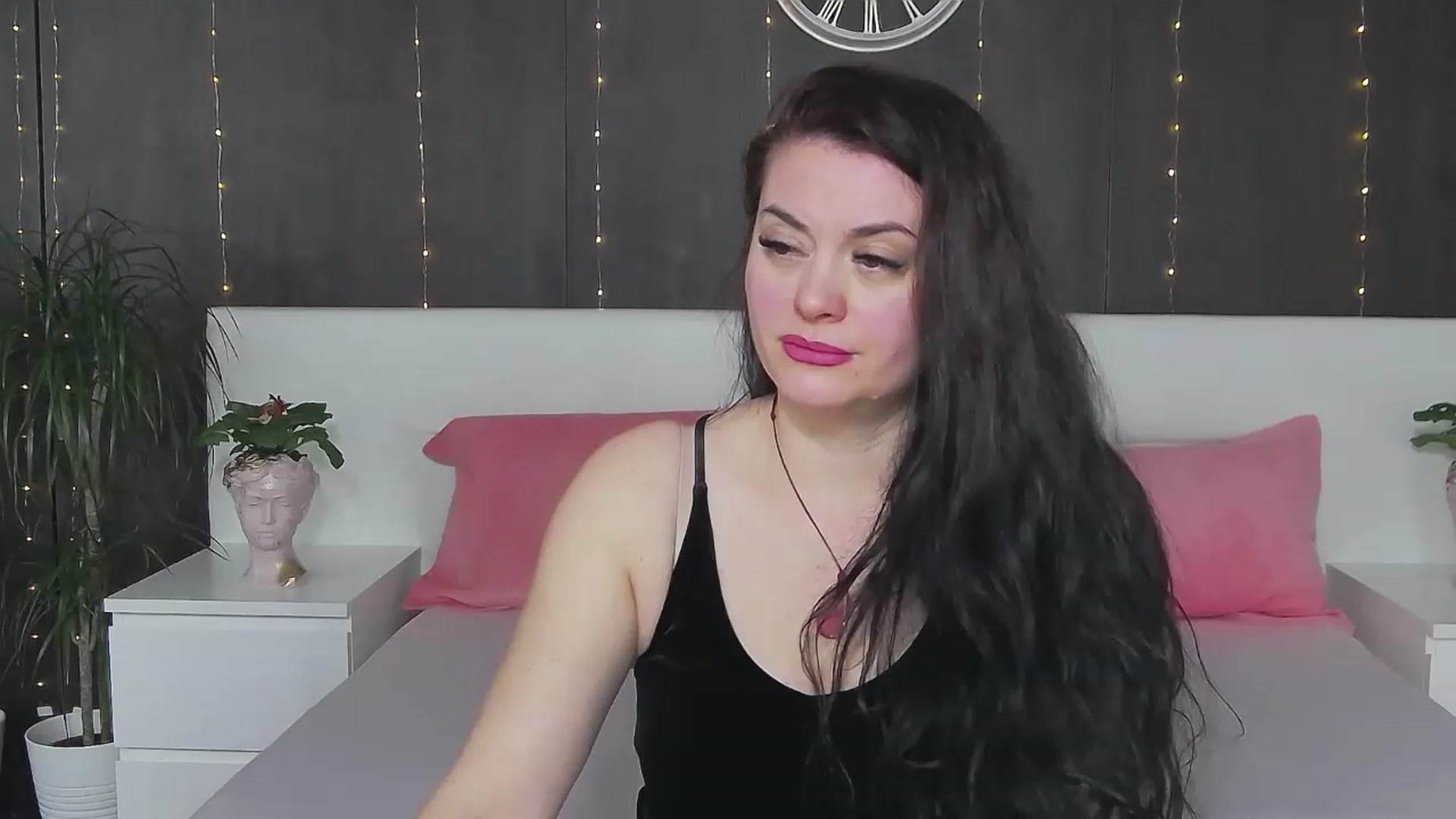 Gallery image thumbnail from ForeverChic's myfreecams stream on, 02/23/2023, 07:31 image 1 of 20