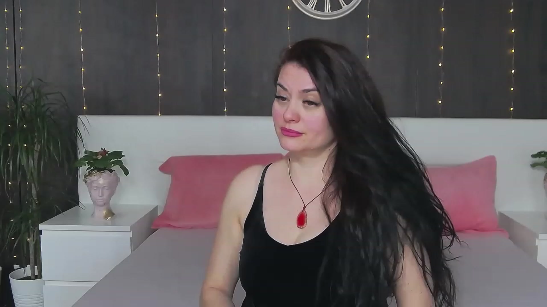 Gallery image thumbnail from ForeverChic's myfreecams stream on, 02/23/2023, 07:31 image 3 of 20