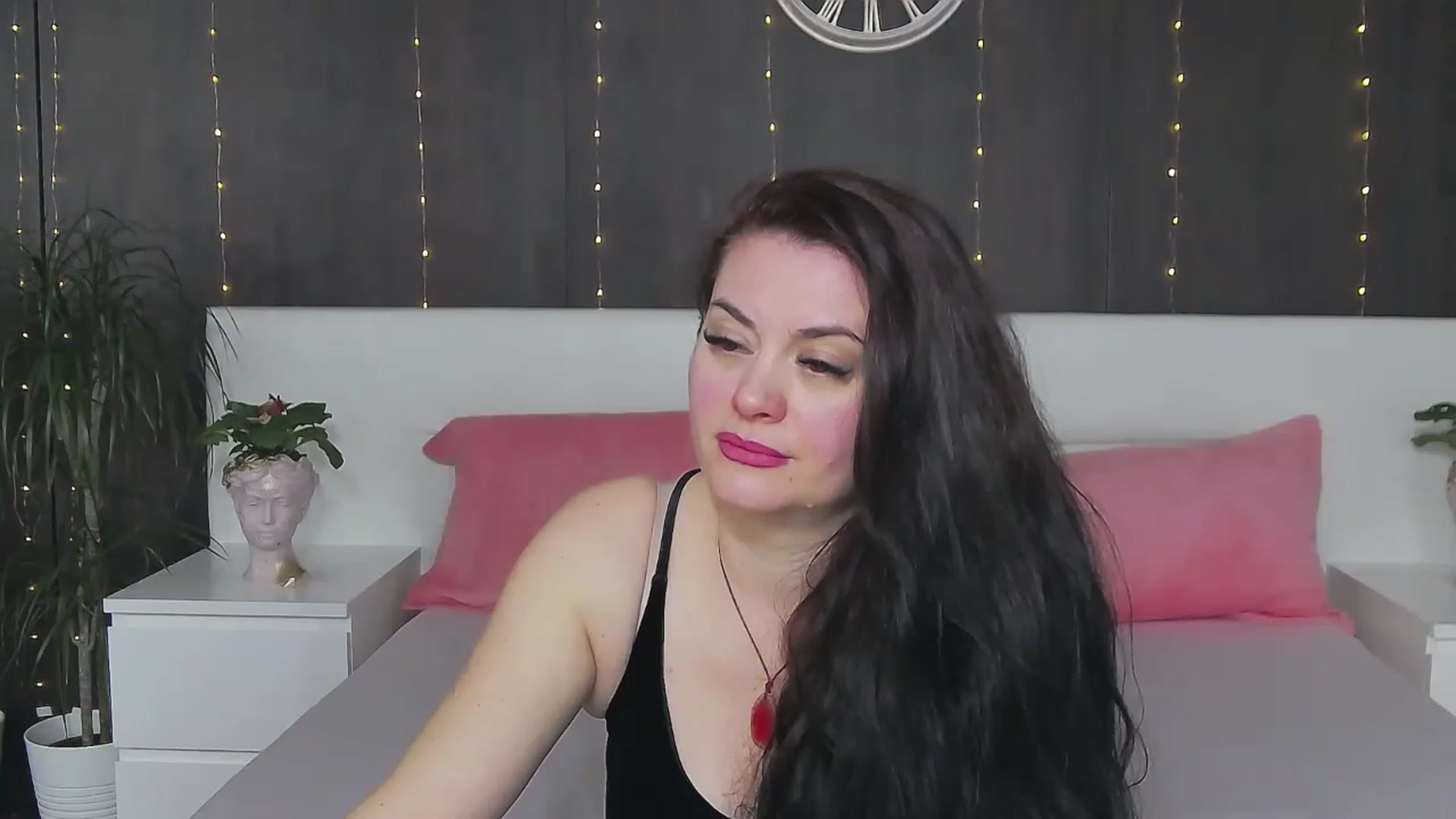 Gallery image thumbnail from ForeverChic's myfreecams stream on, 02/23/2023, 07:31 image 4 of 20