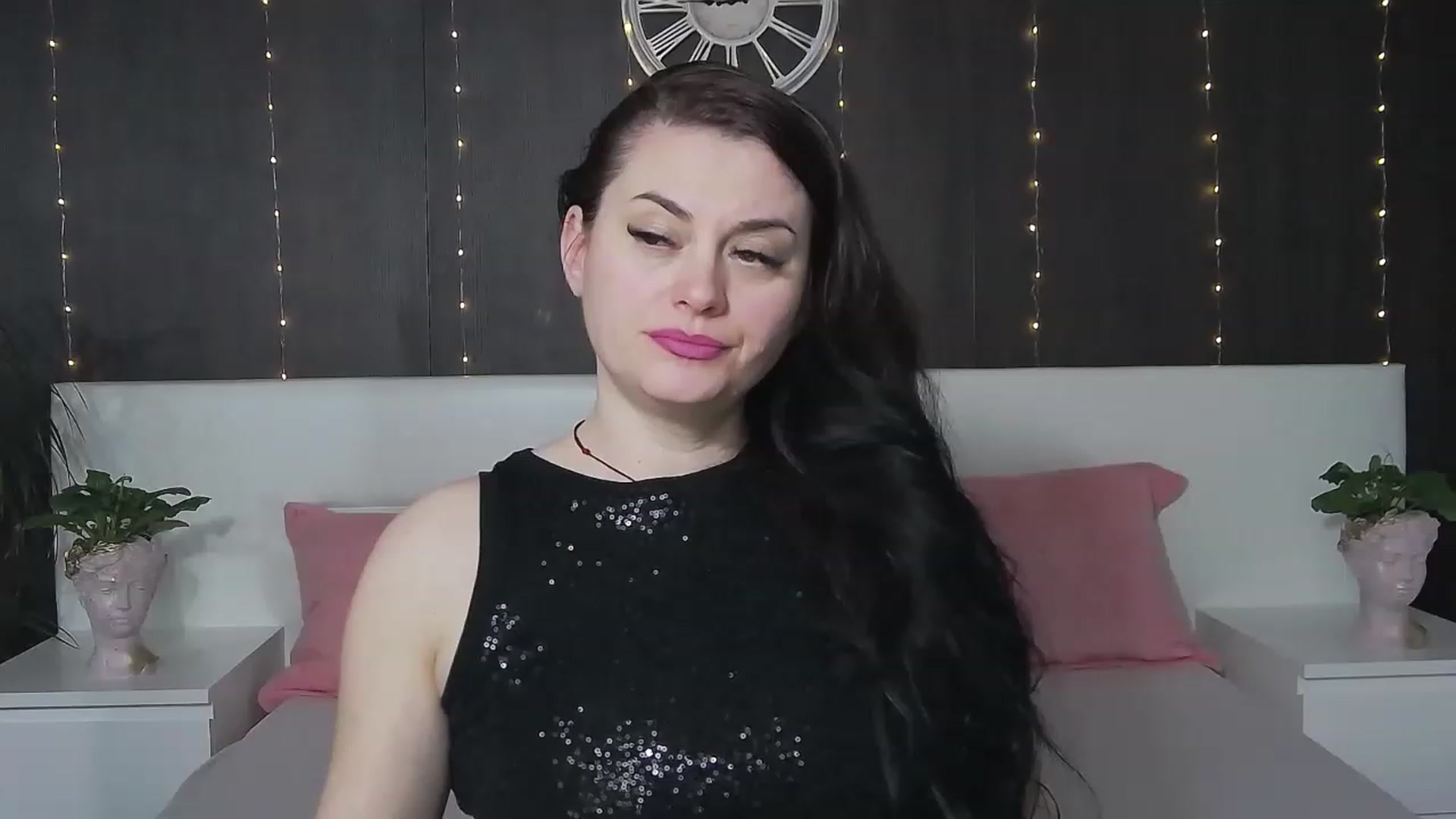 Gallery image thumbnail from ForeverChic's myfreecams stream on, 02/25/2023, 11:57 image 18 of 20