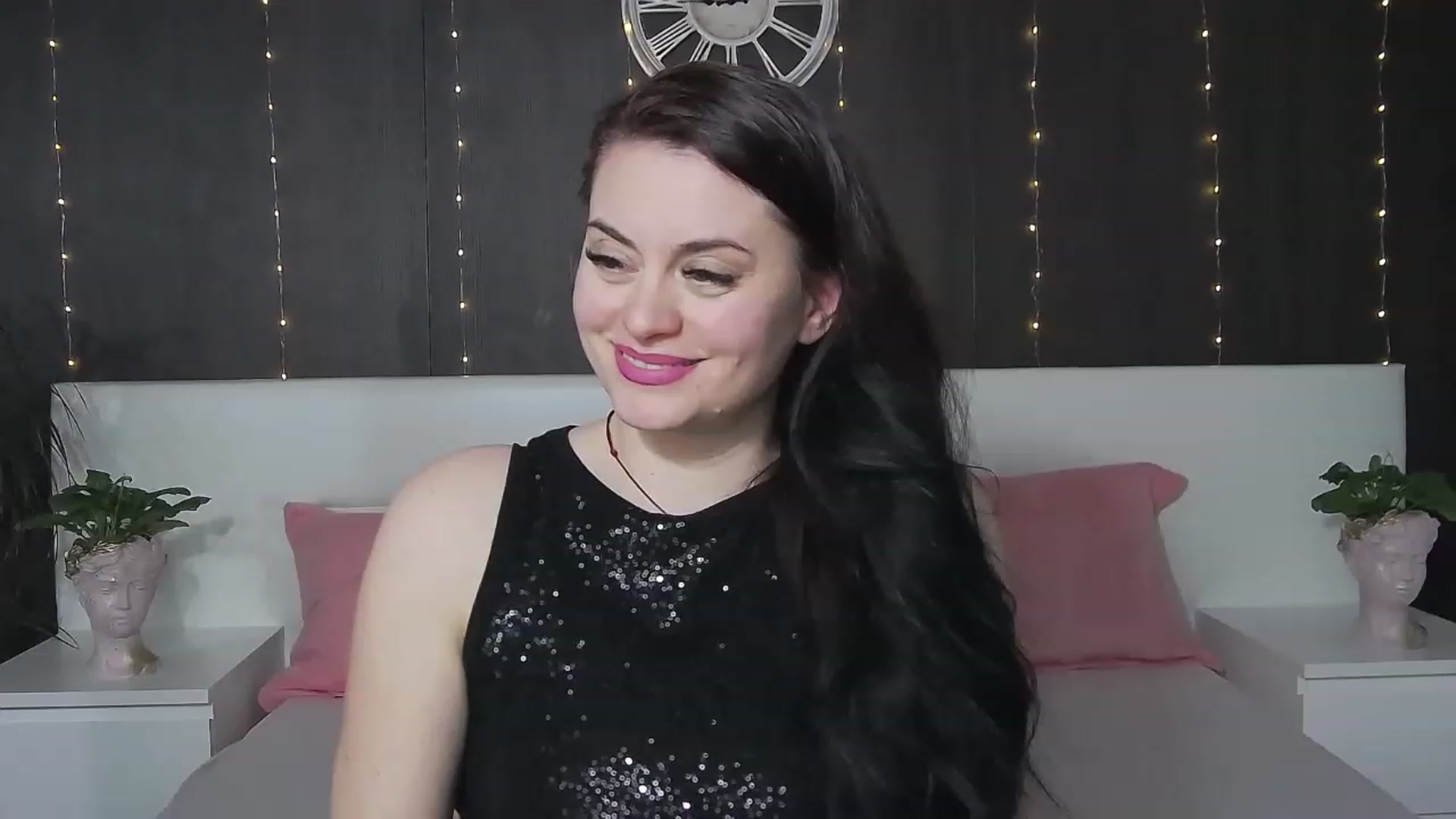 Gallery image thumbnail from ForeverChic's myfreecams stream on, 02/25/2023, 11:57 image 17 of 20