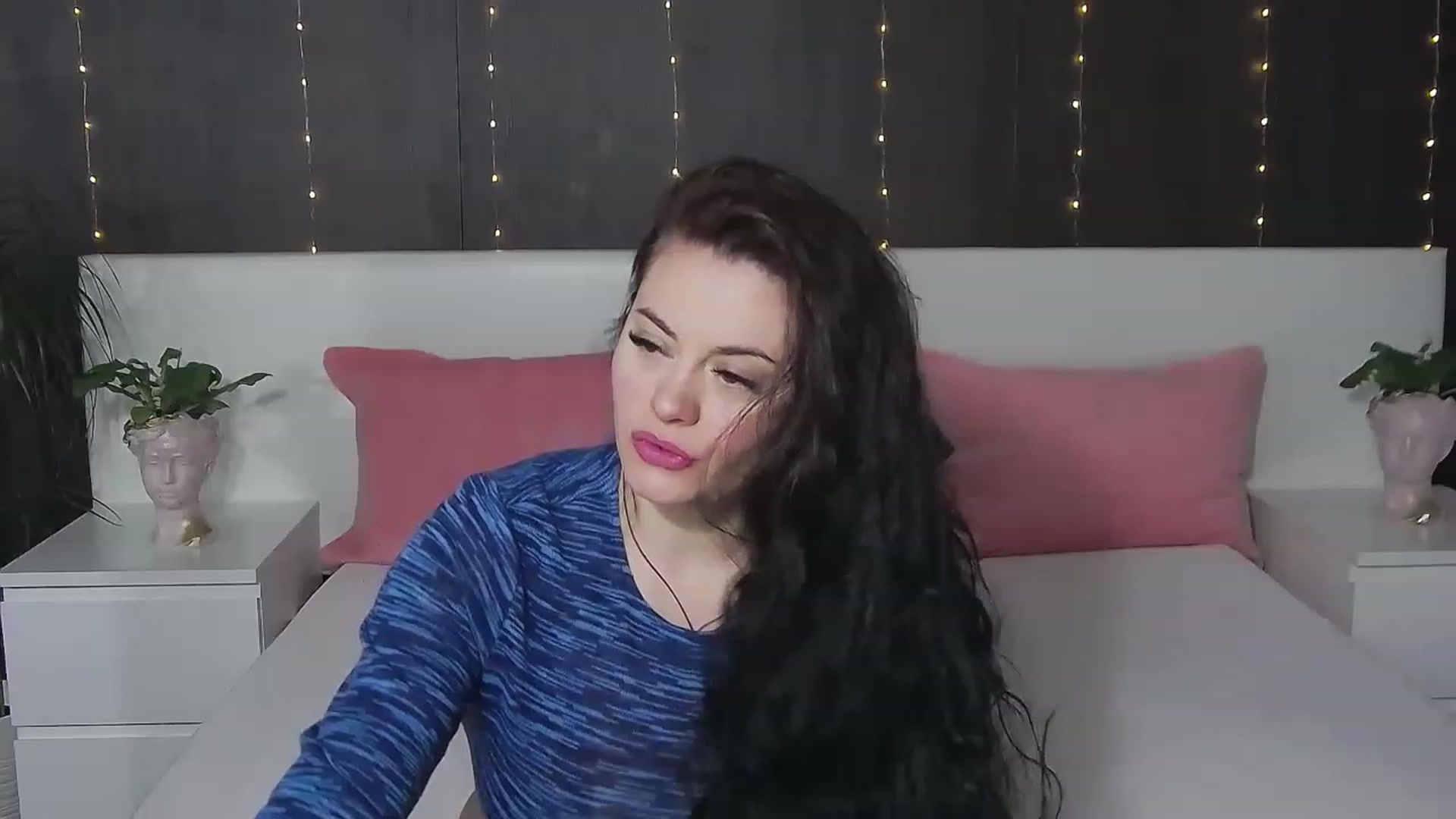 Gallery image thumbnail from ForeverChic's myfreecams stream on, 02/27/2023, 08:01 image 7 of 20