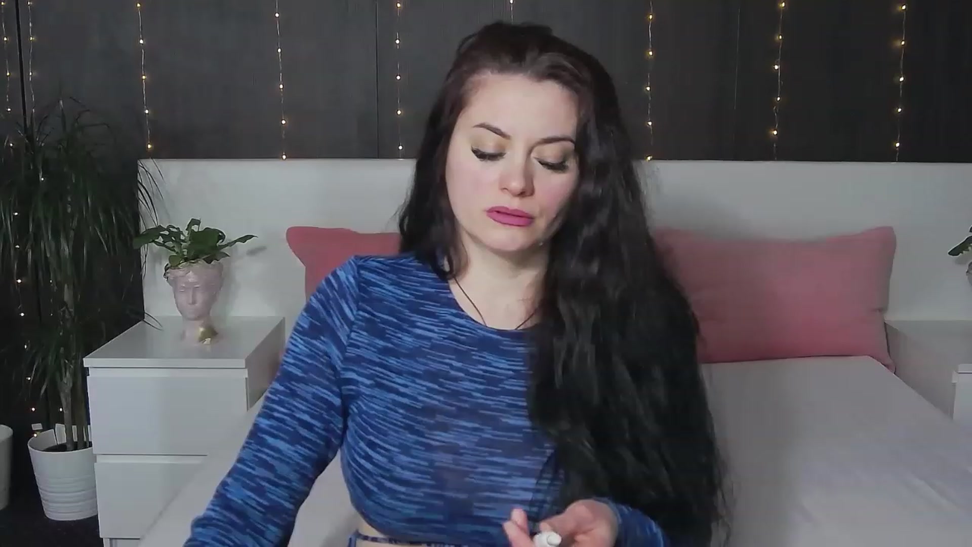 Gallery image thumbnail from ForeverChic's myfreecams stream on, 02/27/2023, 08:01 image 16 of 20