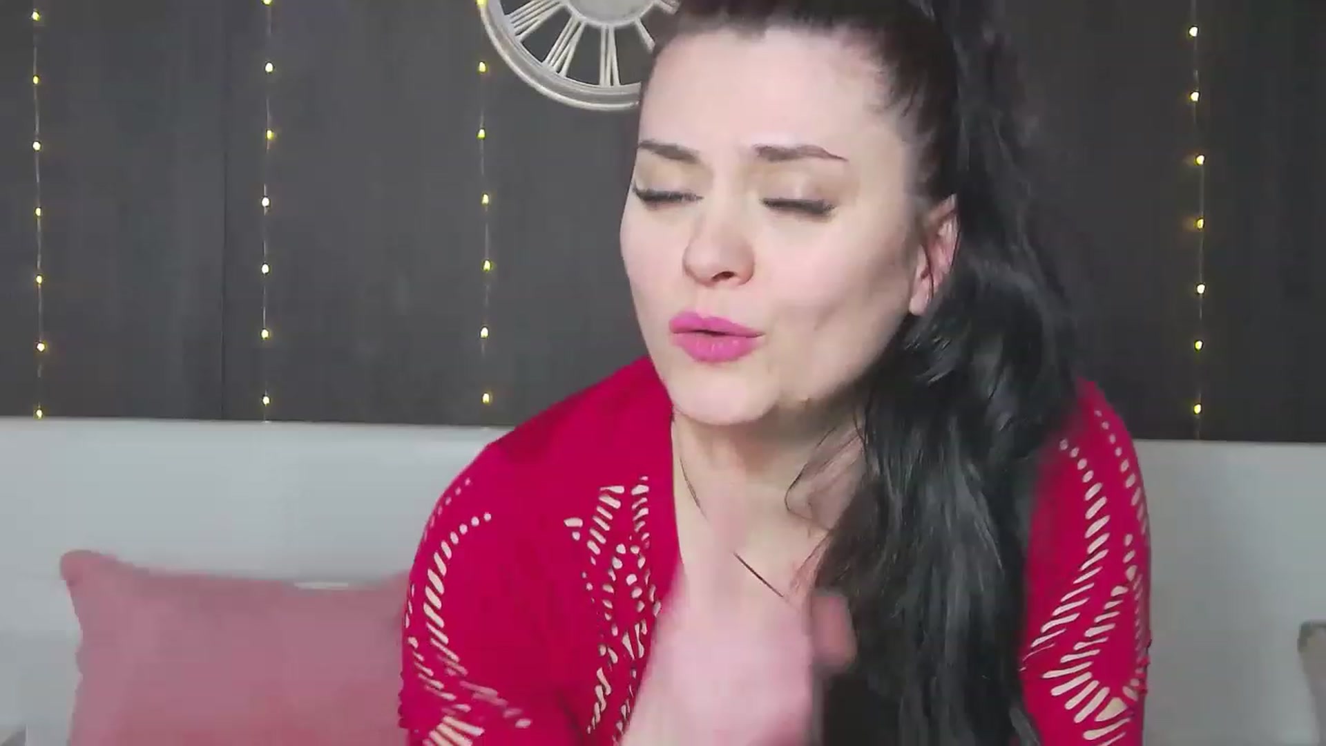 Gallery image thumbnail from ForeverChic's myfreecams stream on, 03/01/2023, 11:42 image 8 of 20