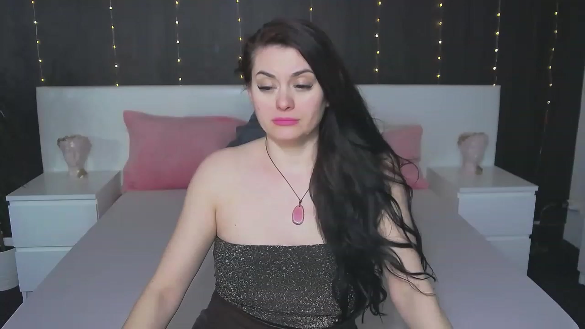 Gallery image thumbnail from ForeverChic's myfreecams stream on, 03/02/2023, 12:08 image 2 of 20