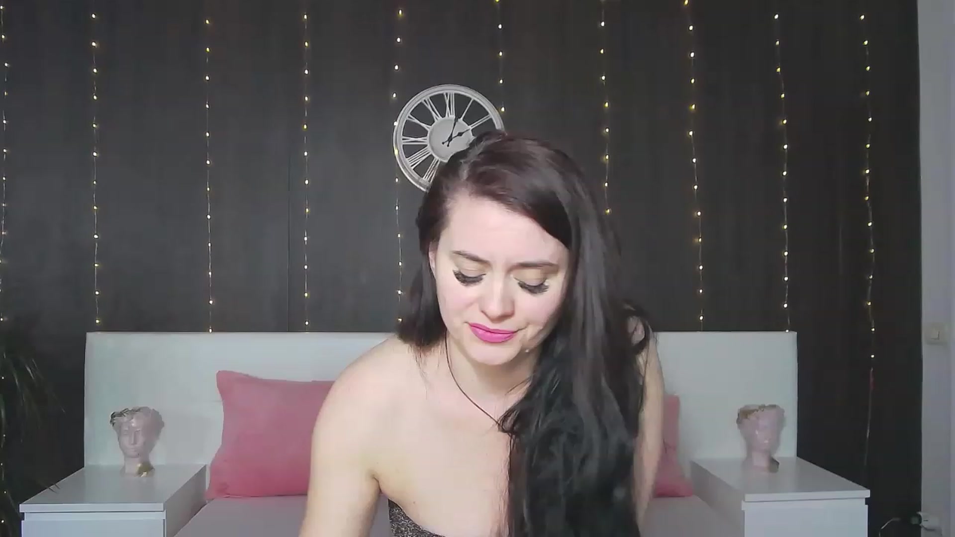 Gallery image thumbnail from ForeverChic's myfreecams stream on, 03/02/2023, 12:08 image 13 of 20