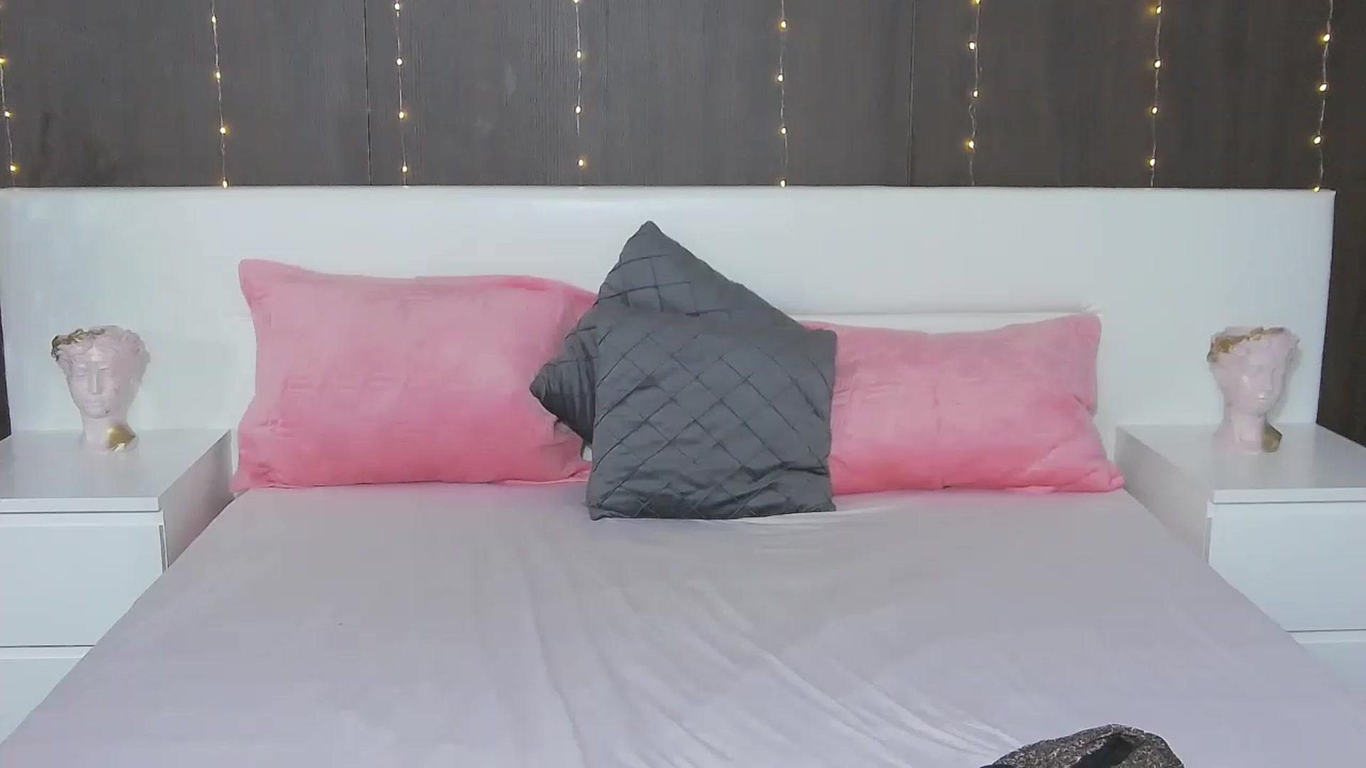 Gallery image thumbnail from ForeverChic's myfreecams stream on, 03/02/2023, 12:56 image 15 of 20