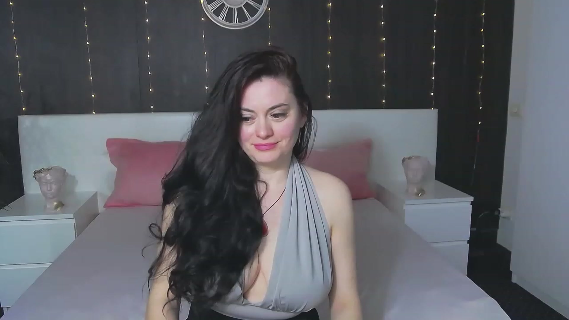 Gallery image thumbnail from ForeverChic's myfreecams stream on, 03/03/2023, 07:26 image 12 of 20